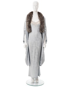 Christian Dior by John Galliano vestido azul empolvado y abrigo capullo, fw 1998