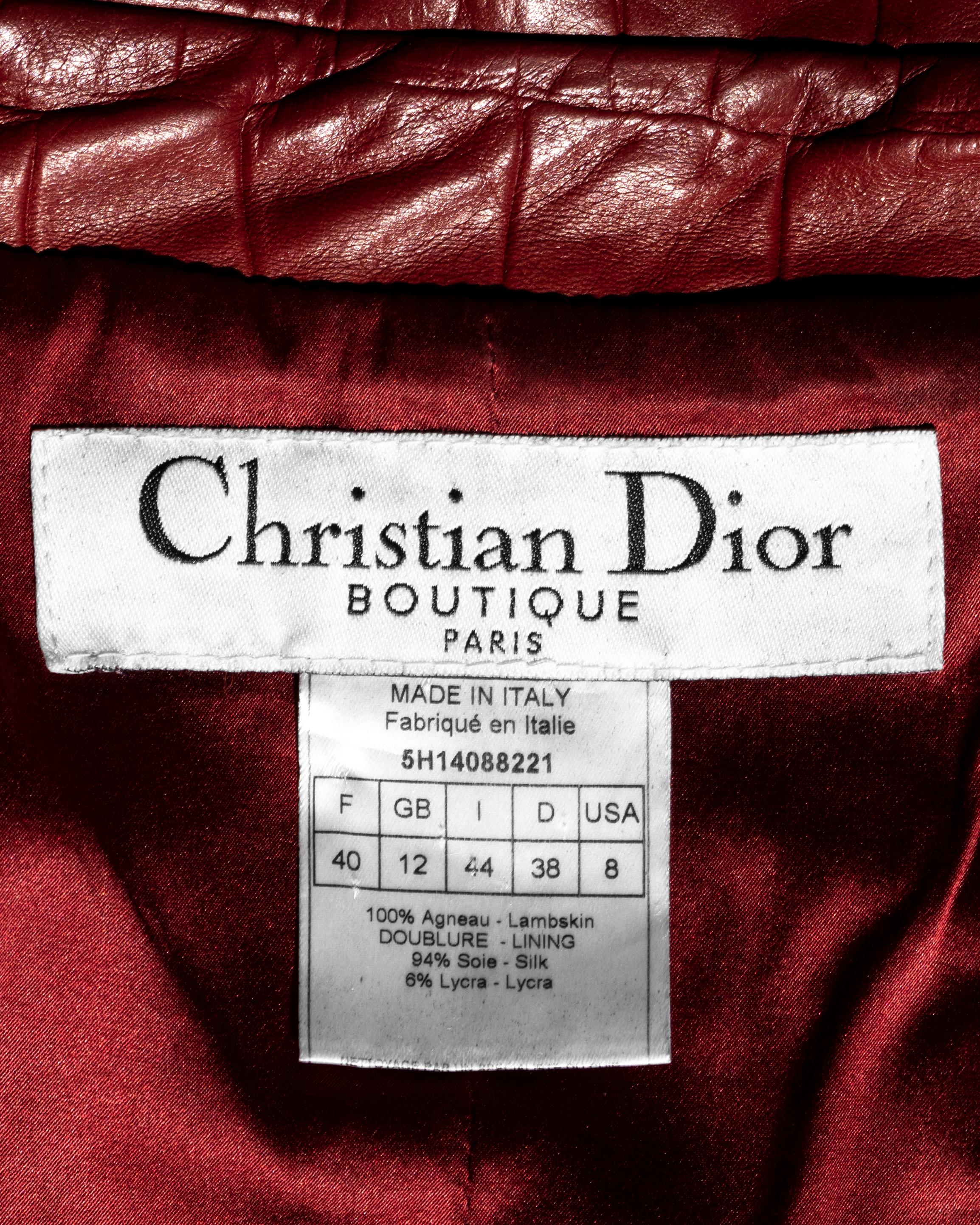Christian Dior par John Galliano - Manteau en cuir d'agneau rouge embossé au crochet, automne-hiver 2005 en vente 9