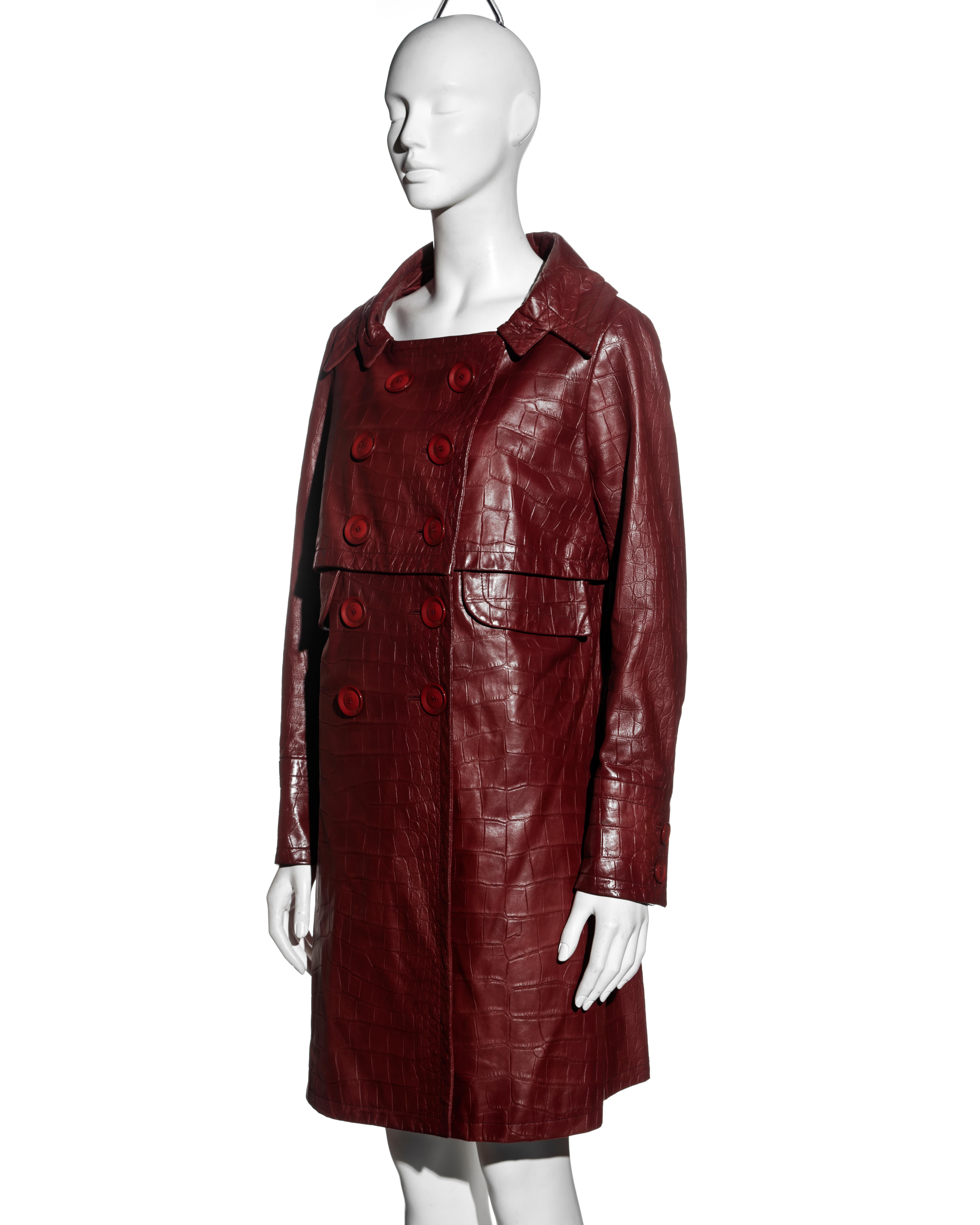 Christian Dior par John Galliano - Manteau en cuir d'agneau rouge embossé au crochet, automne-hiver 2005 en vente 4