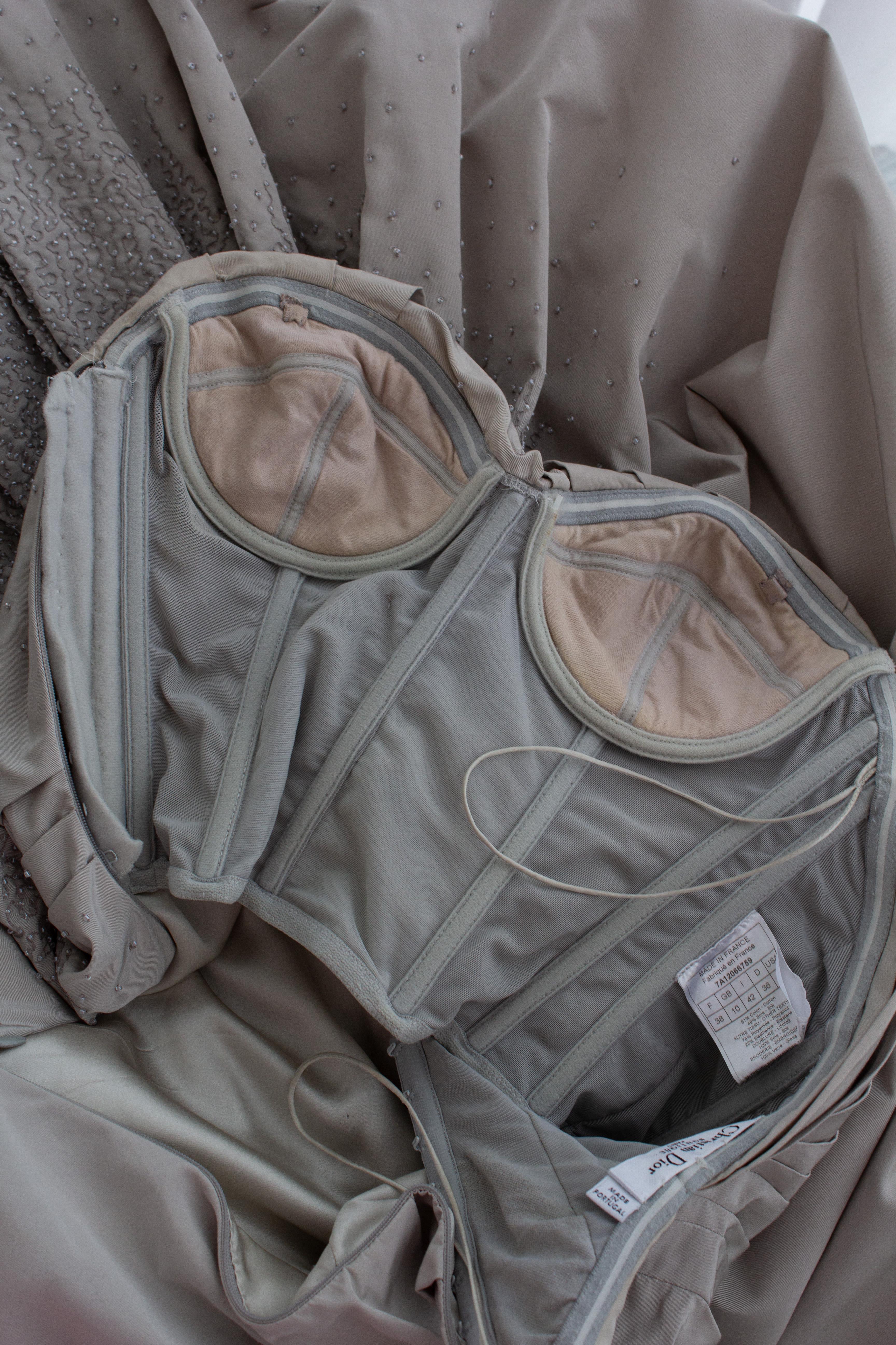 Christian Dior by John Galliano Resort 2008 Graues verschönertes, drapiertes Abendkleid im Angebot 13