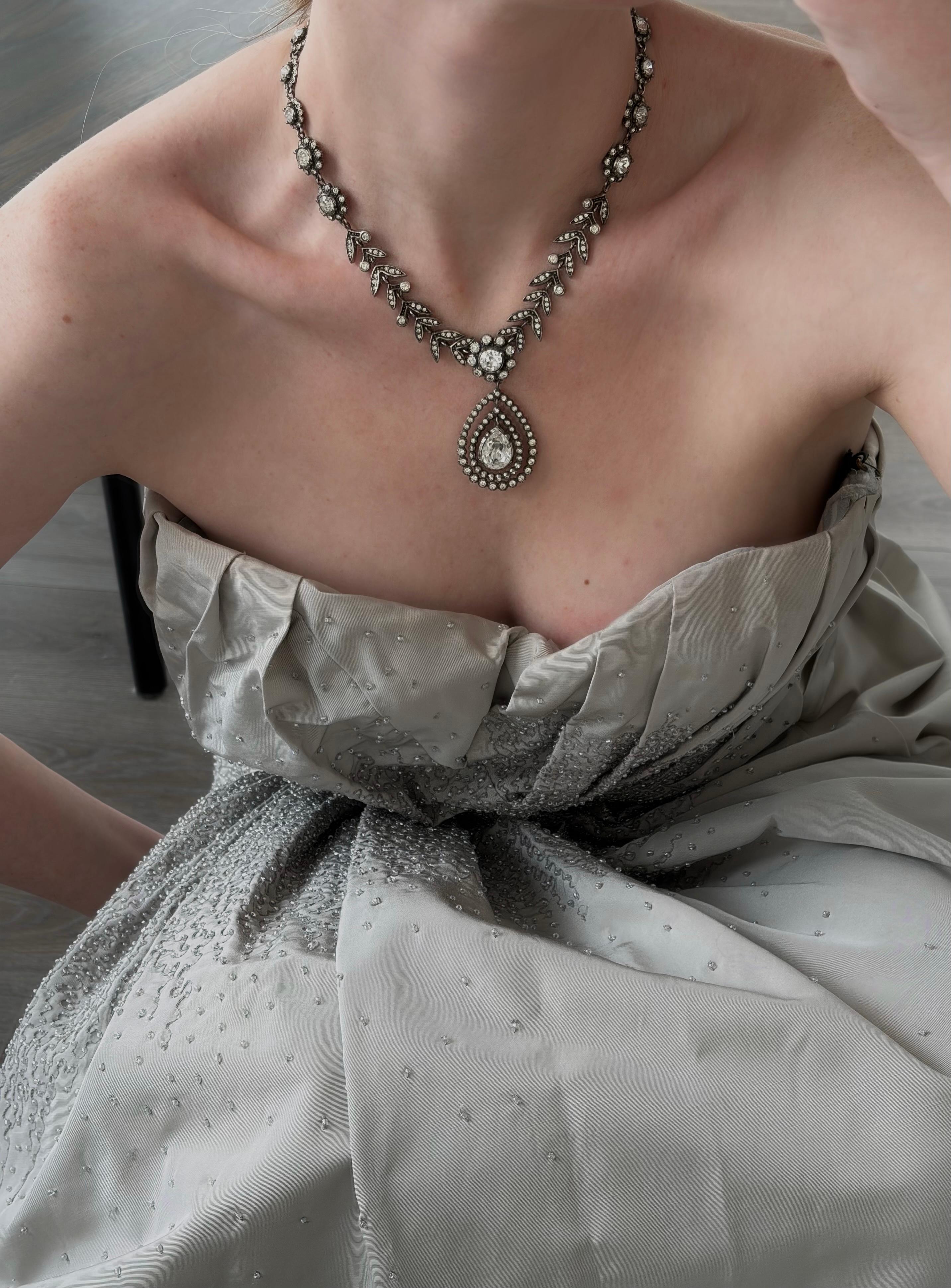 Christian Dior by John Galliano Resort 2008 Graues verschönertes, drapiertes Abendkleid im Angebot 1