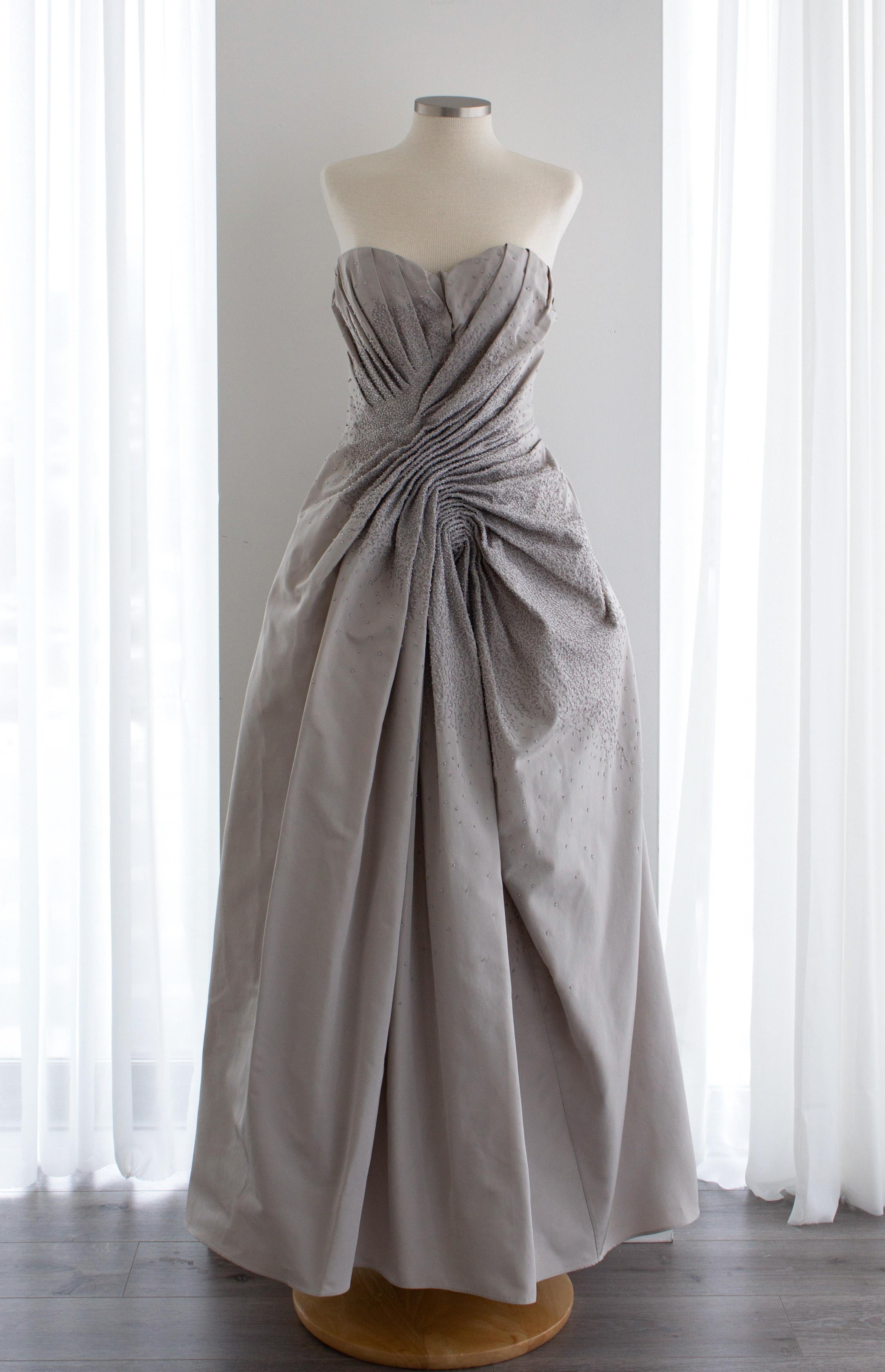 Christian Dior by John Galliano Resort 2008 Graues verschönertes, drapiertes Abendkleid im Angebot 3