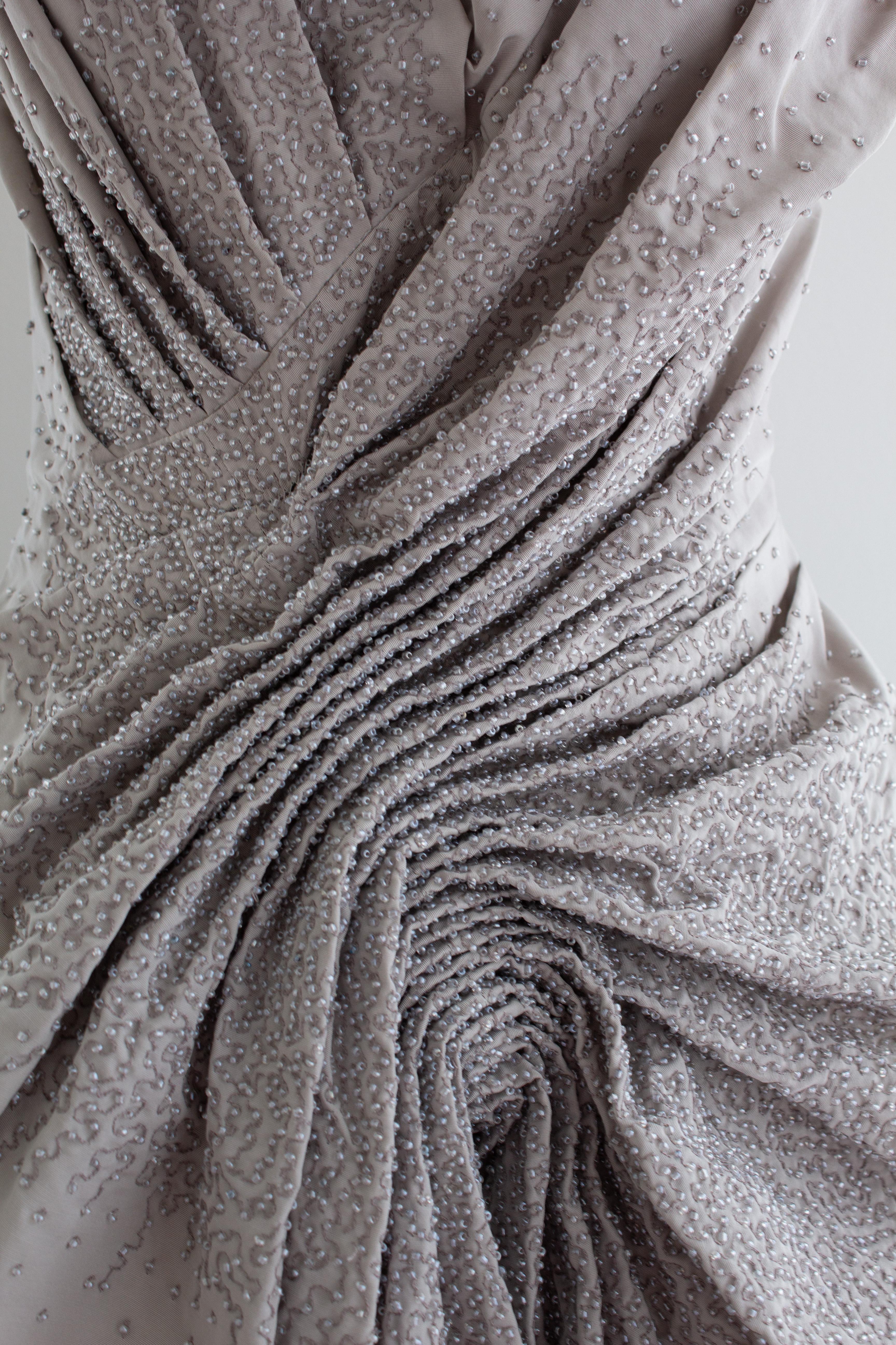 Christian Dior by John Galliano Resort 2008 Graues verschönertes, drapiertes Abendkleid im Angebot 4