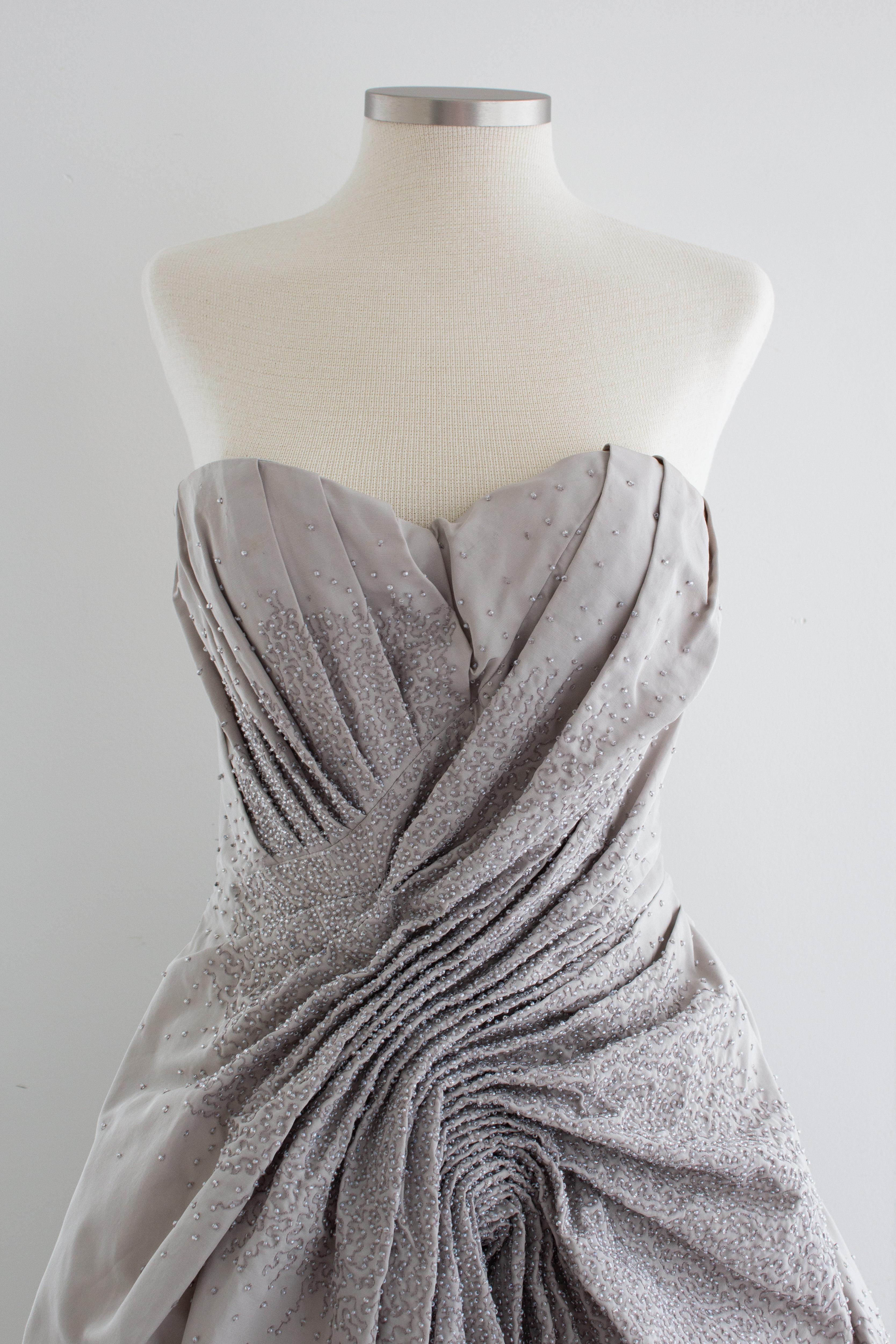 Christian Dior by John Galliano Resort 2008 Graues verschönertes, drapiertes Abendkleid im Angebot 5