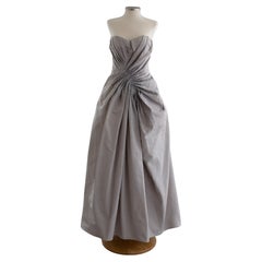 John Galliano for Christian Dior Resort 2008 abito da sera drappeggiato e impreziosito in grigio