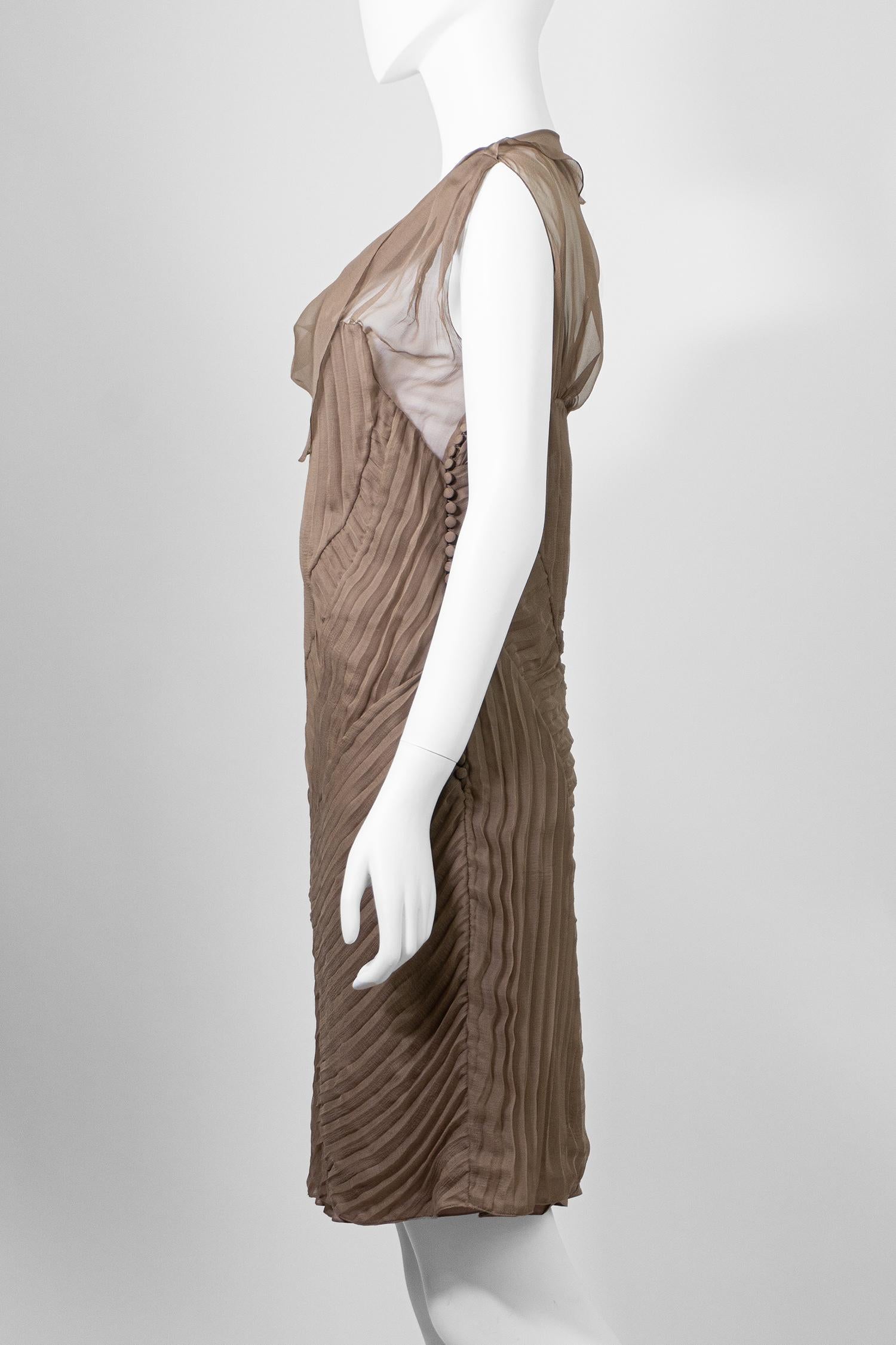 Christian Dior by John Galliano Runway Cruise Collection 2007 Silk Pleated Dress In Excellent Condition For Sale In Berlin, BE