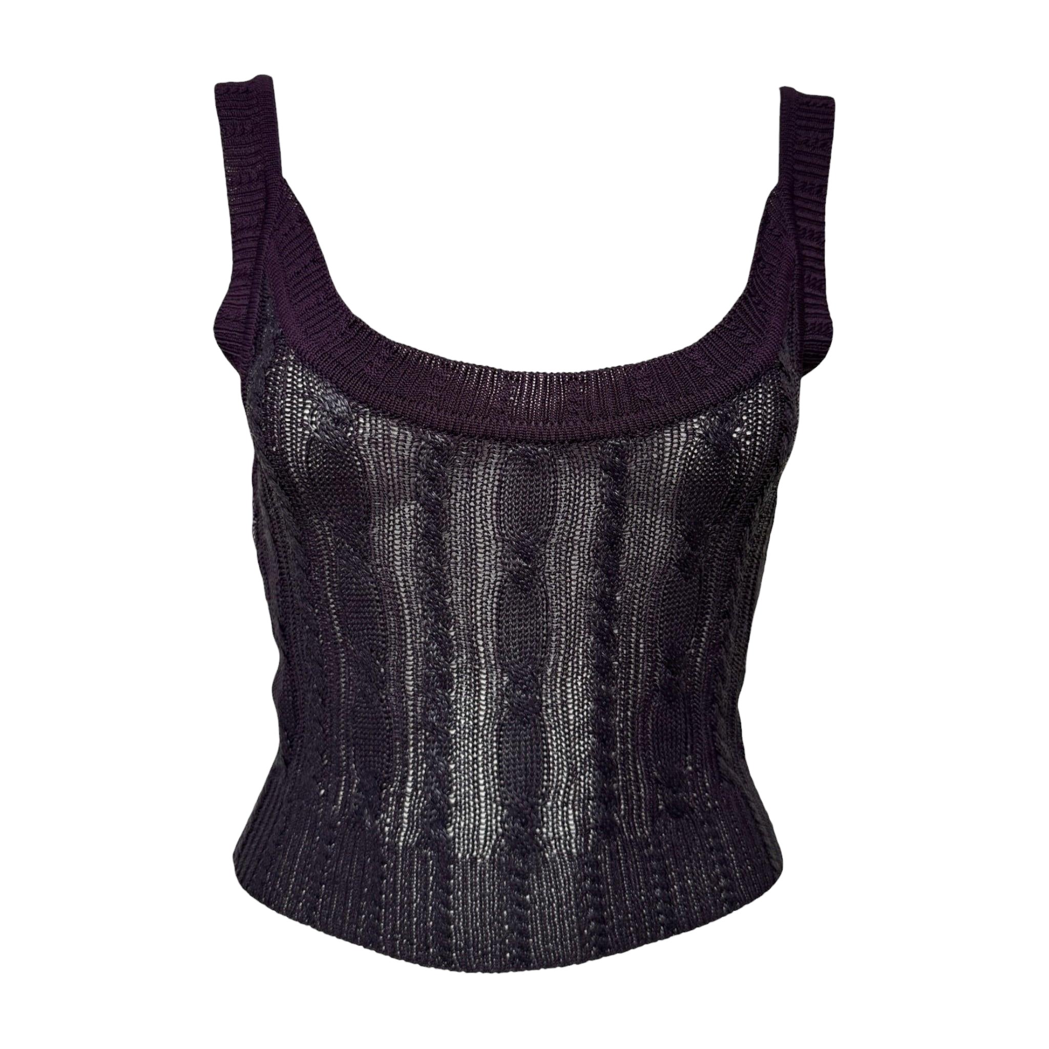 Christian Dior von John Galliano, Frühjahr/Sommer 1999: Auberginefarbenes, halbtransparentes Tanktop mit Zopfmuster