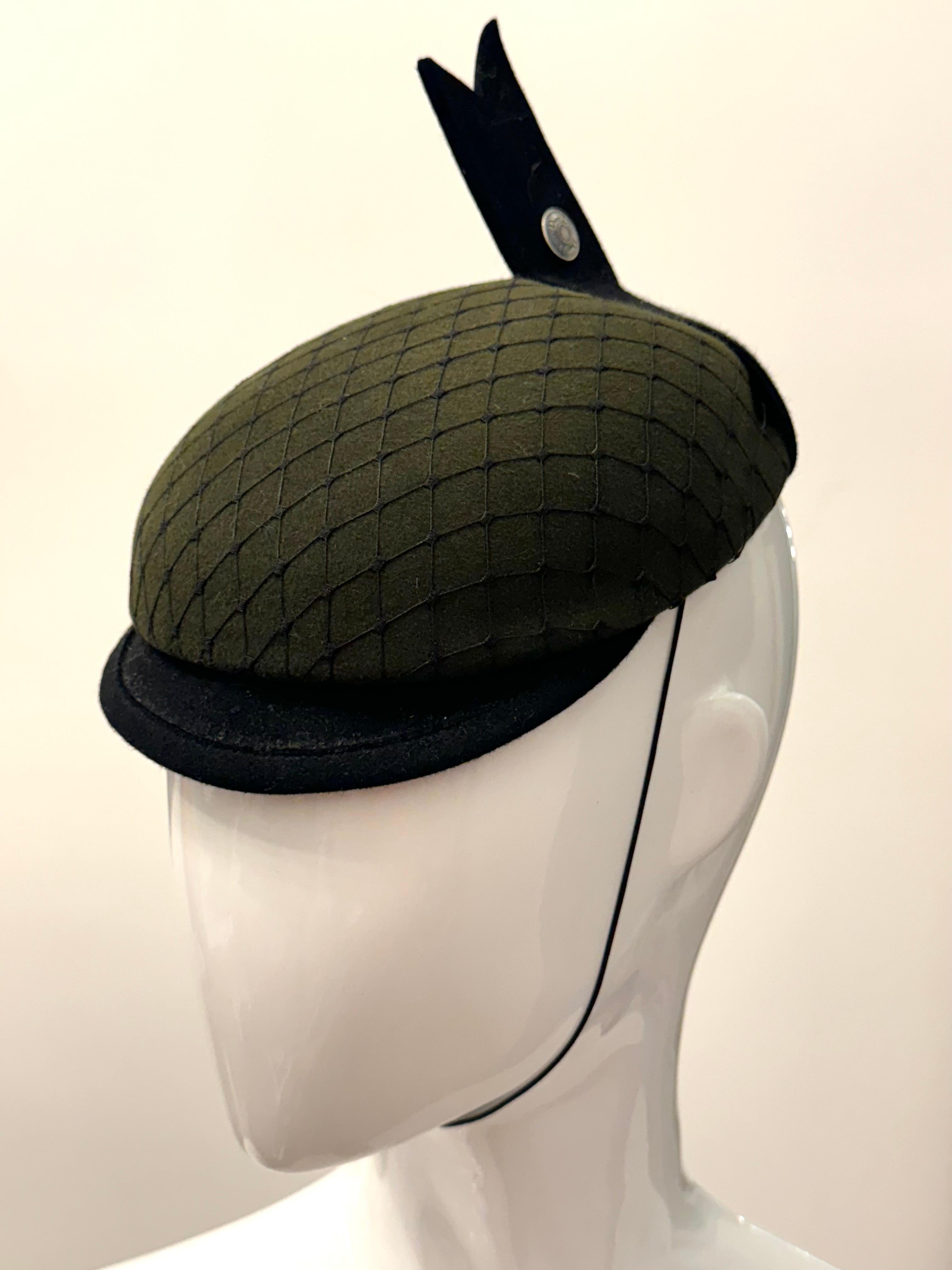 Christian Dior by John Galliano S/S 1999 communist green fascinator hat en vente 8