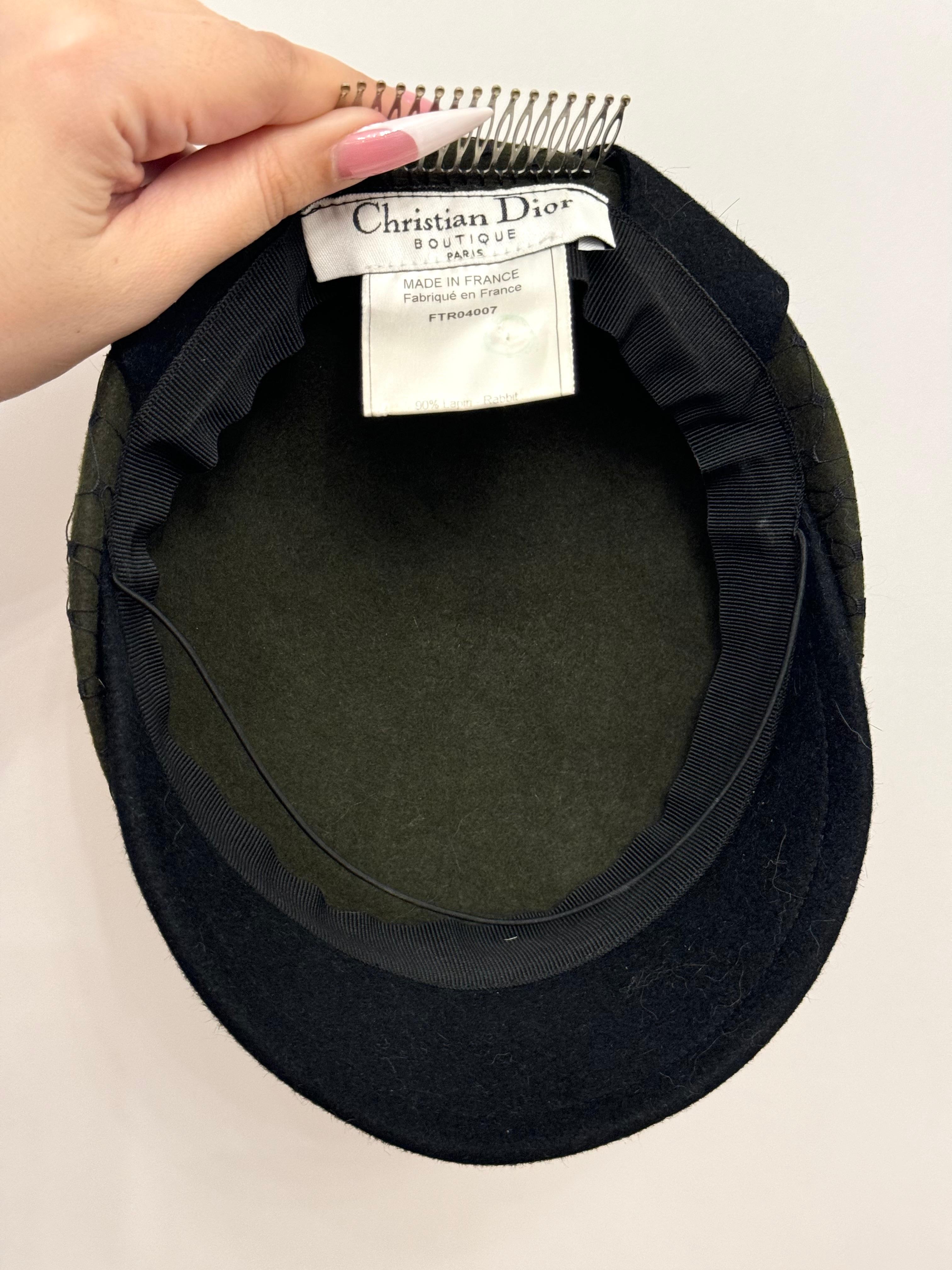 Christian Dior by John Galliano S/S 1999 communist green fascinator hat Unisexe en vente