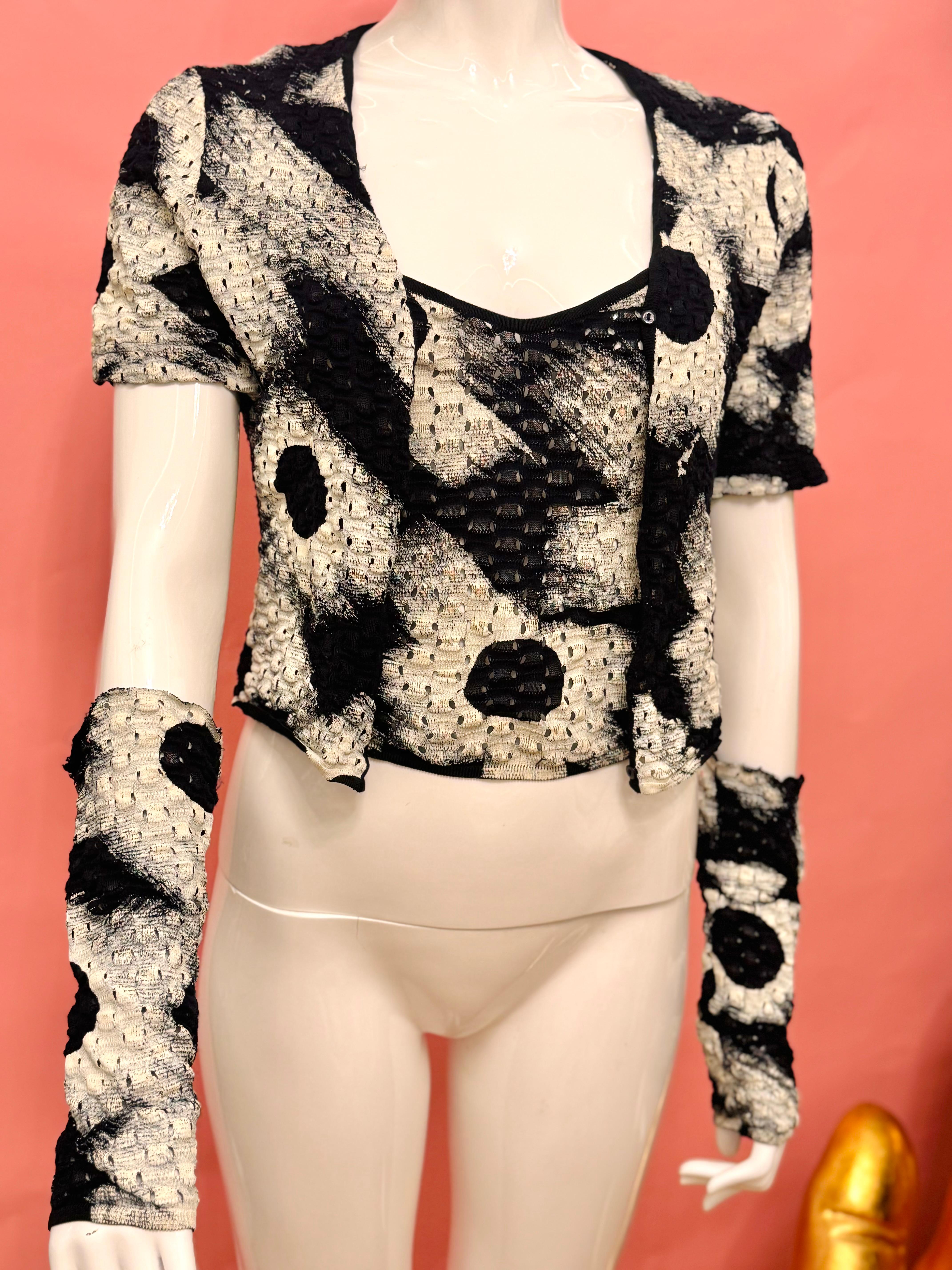 Christian Dior by John Galliano for Christian Dior P/E 2001, set di gemelli traforati dipinti a maglia in vendita 4