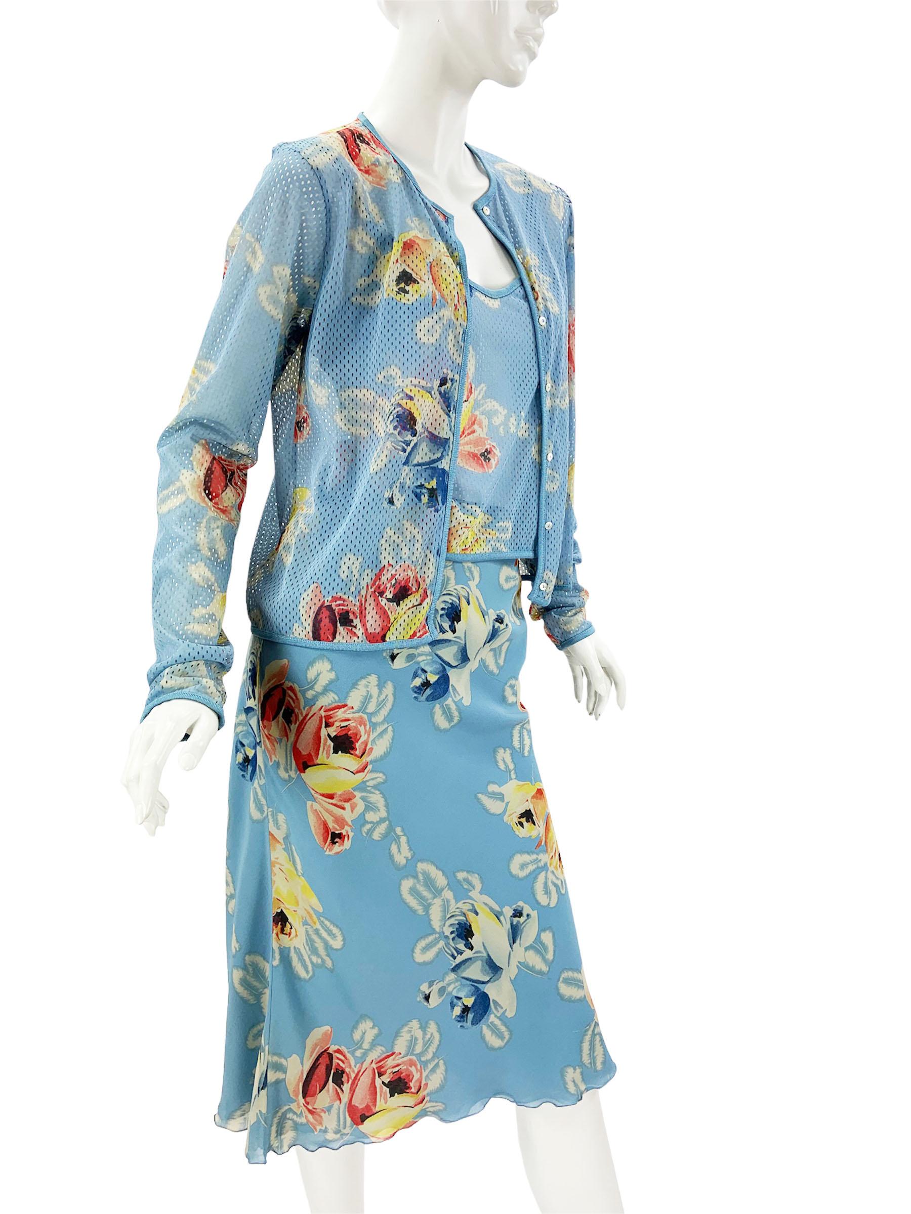 Gris Christian Dior par John Galliano - Ensemble 3 pièces avec jupe en soie imprimée de fleurs bleues, printemps-été 2001 en vente