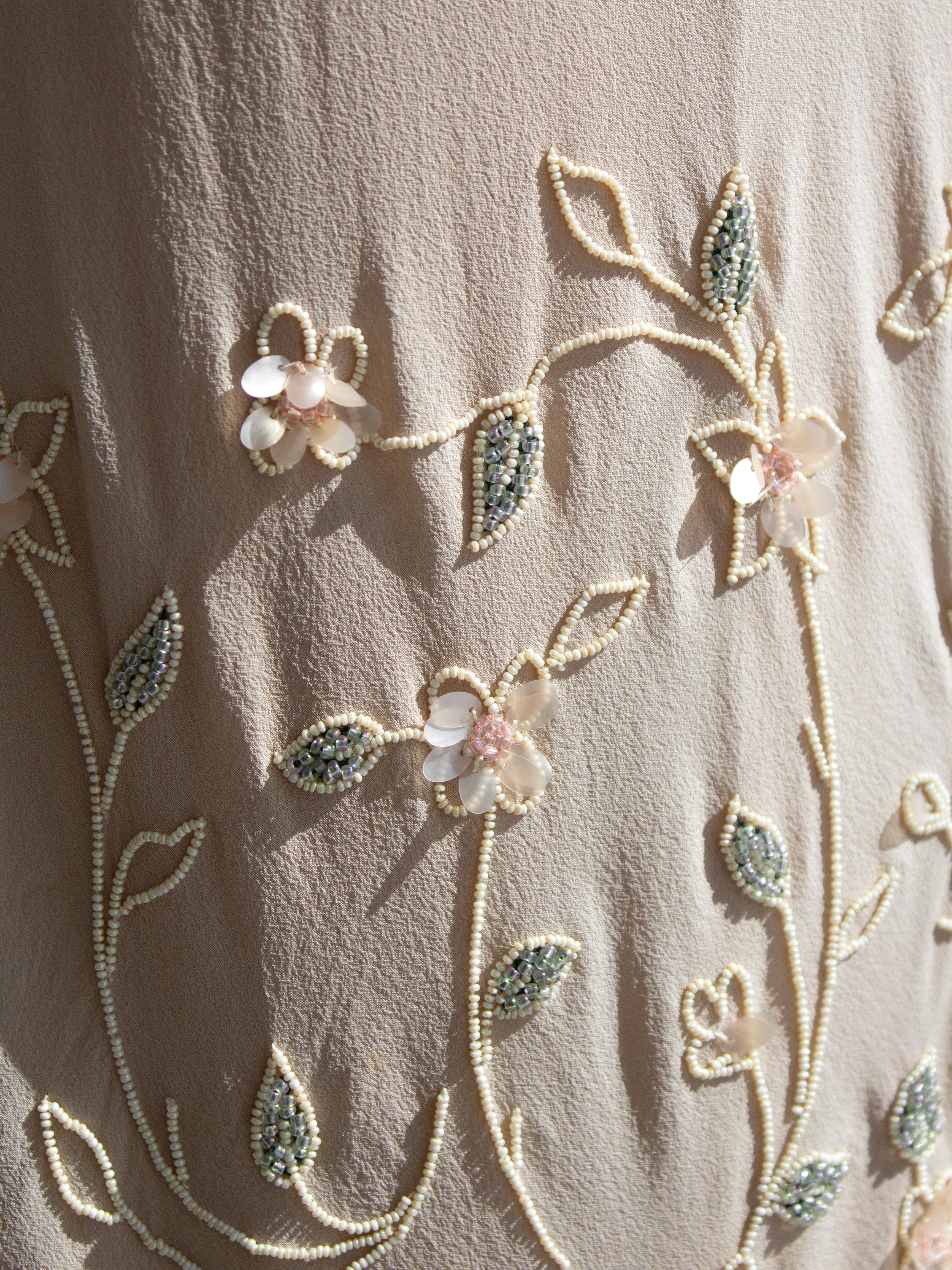 Christian Dior By John Galliano for Christian Dior P/E 2007 Vestito vintage beige con decorazioni floreali in vendita 6
