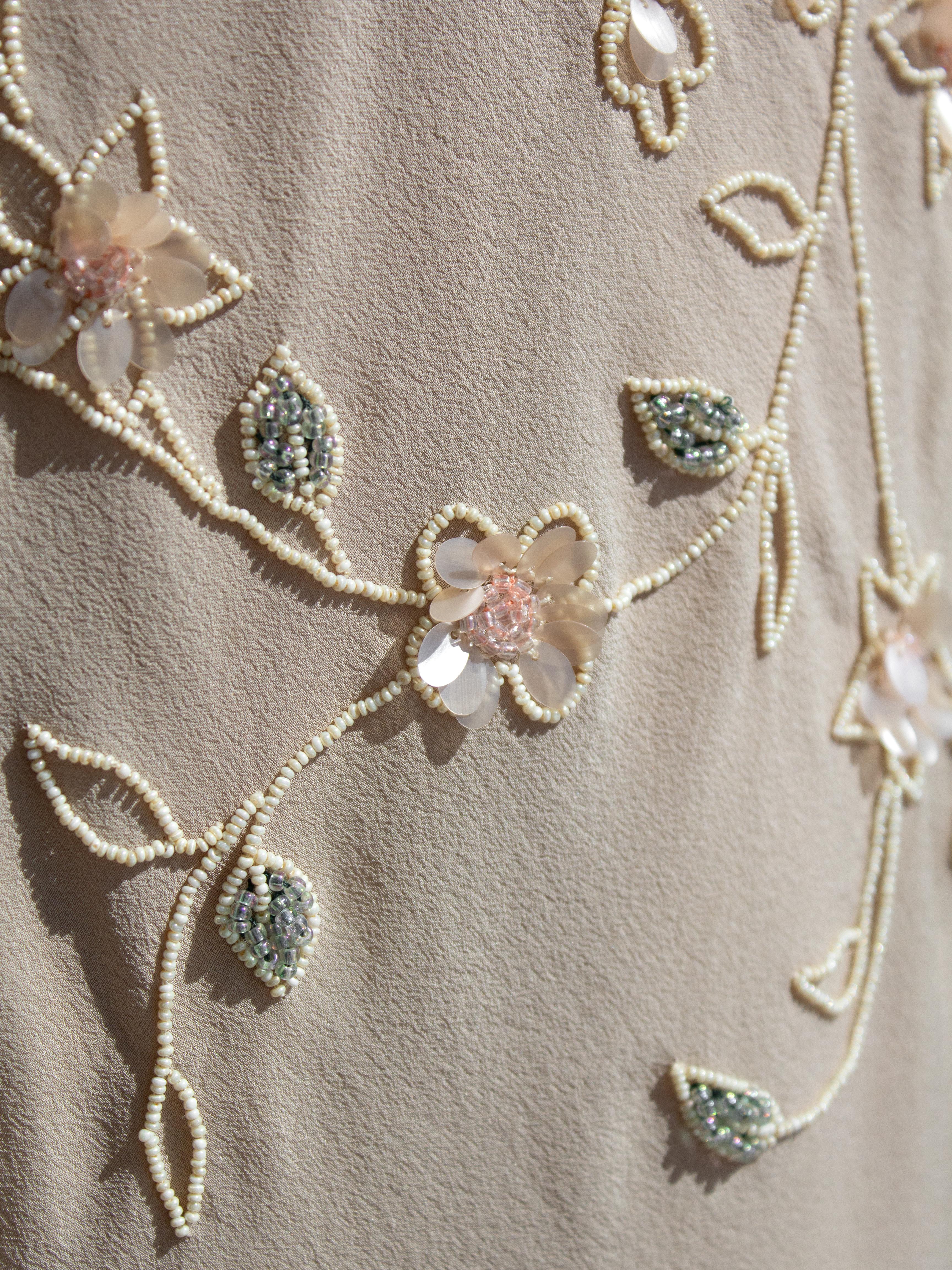 Christian Dior By John Galliano for Christian Dior P/E 2007 Vestito vintage beige con decorazioni floreali in vendita 7