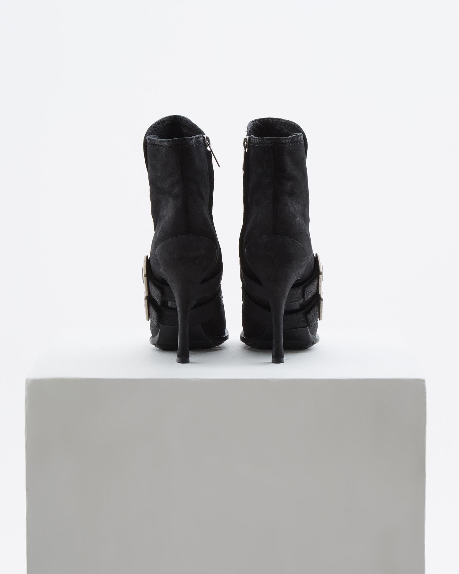 Christian Dior by John Galliano S/S 2010 Black leather ankle boots  In Excellent Condition For Sale In Milano, IT