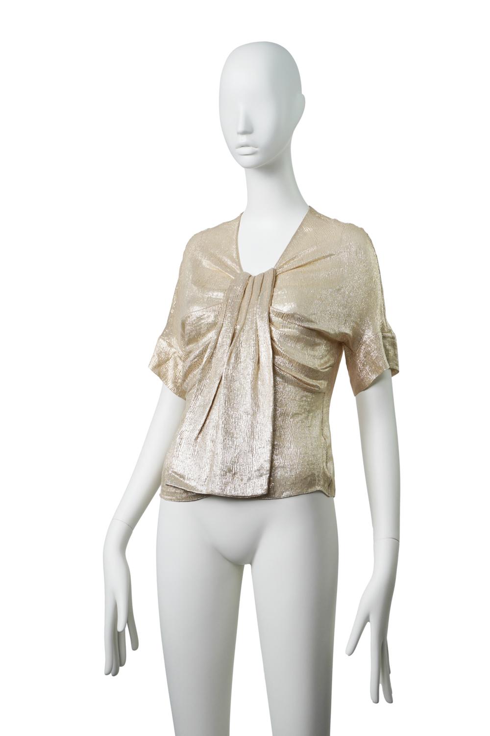 Christian Galliano for Christian Dior Primavera Estate 2010 Raro Campione Showroom XS

Marchio: Christian Dior
Stilista: I. John Galliano
Collection'S: Primavera/Estate 2010
Materiale: Lamé 
Colore: oro
Taglia: XS
Prodotto in Italia

PERCHÉ LO