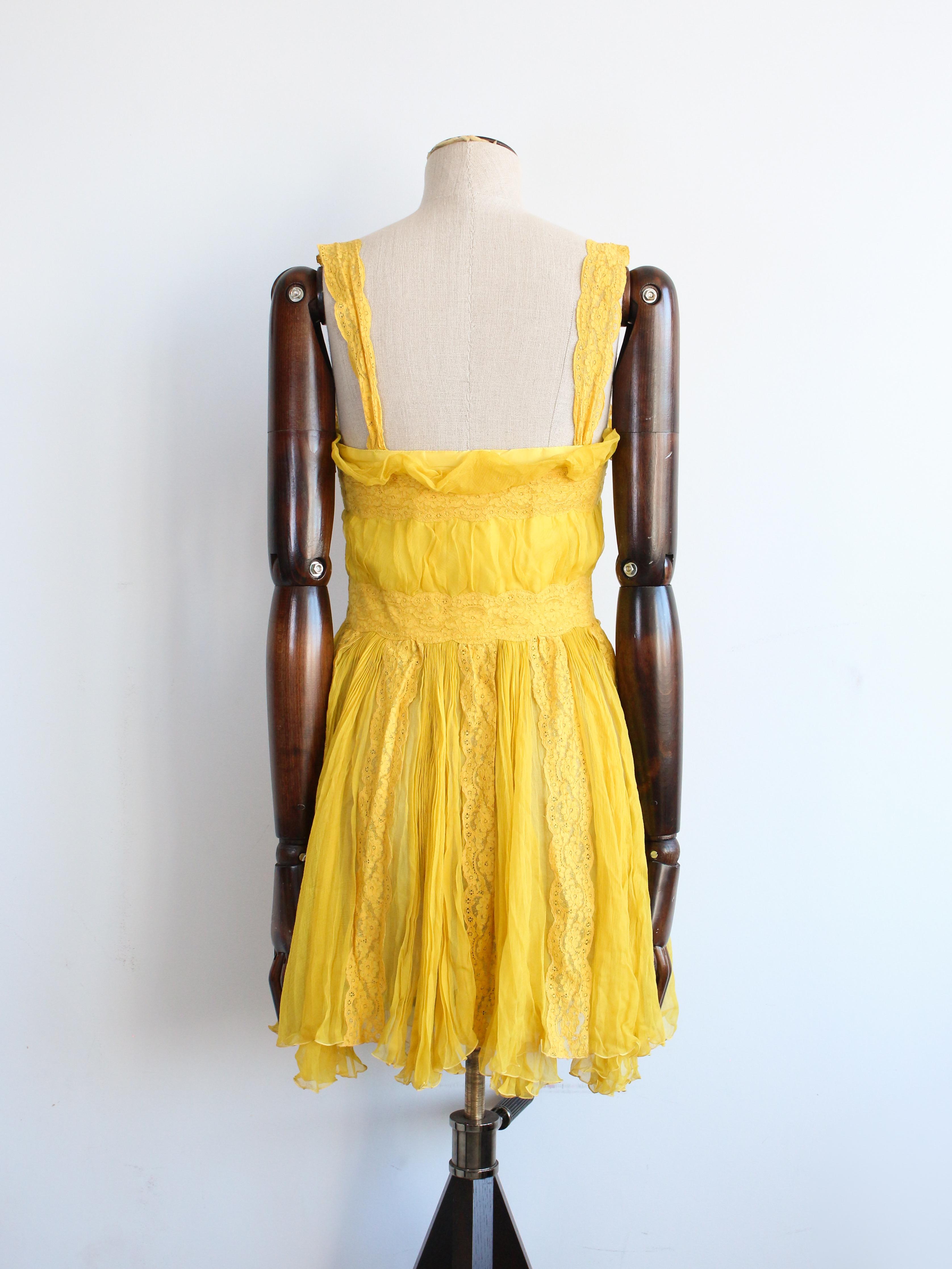 Christian Dior by John Galliano S/S09 - Robe babydoll plissée en mousseline de soie jaune en vente 1