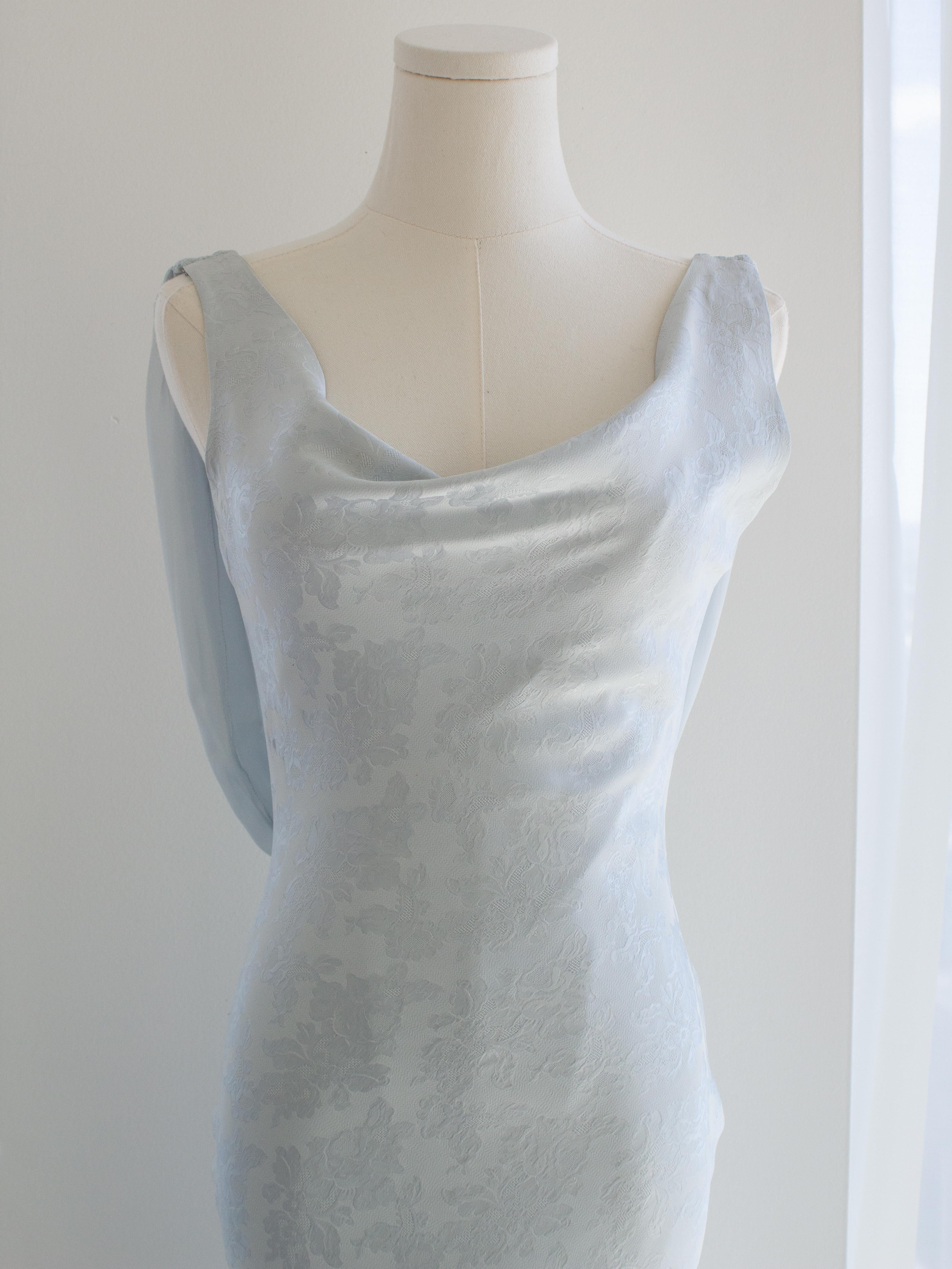 Christian Dior by John Galliano S/S1998 Boudoir Eisblaues Seidenkleid mit drapiertem Blumenmuster im Angebot 1