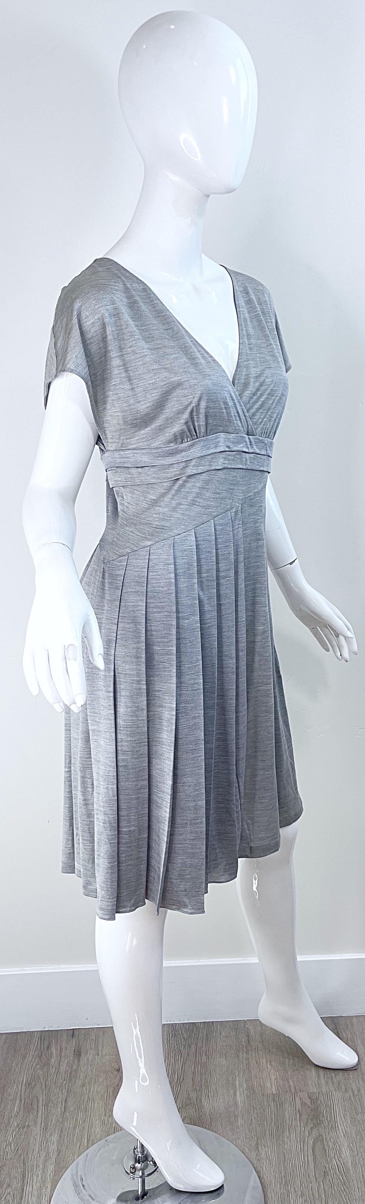 Christian Dior by John Galliano Spring 2007 Size 8 Grey Silk Short Sleeve Dress For Sale 6