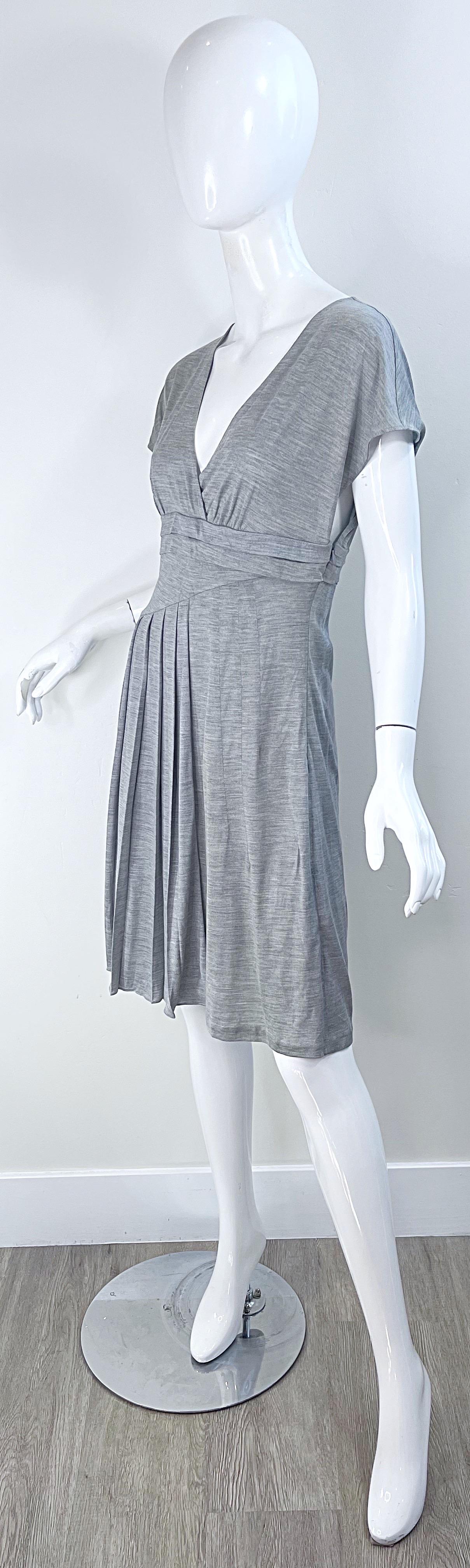 Christian Dior by John Galliano Spring 2007 Size 8 Grey Silk Short Sleeve Dress For Sale 2