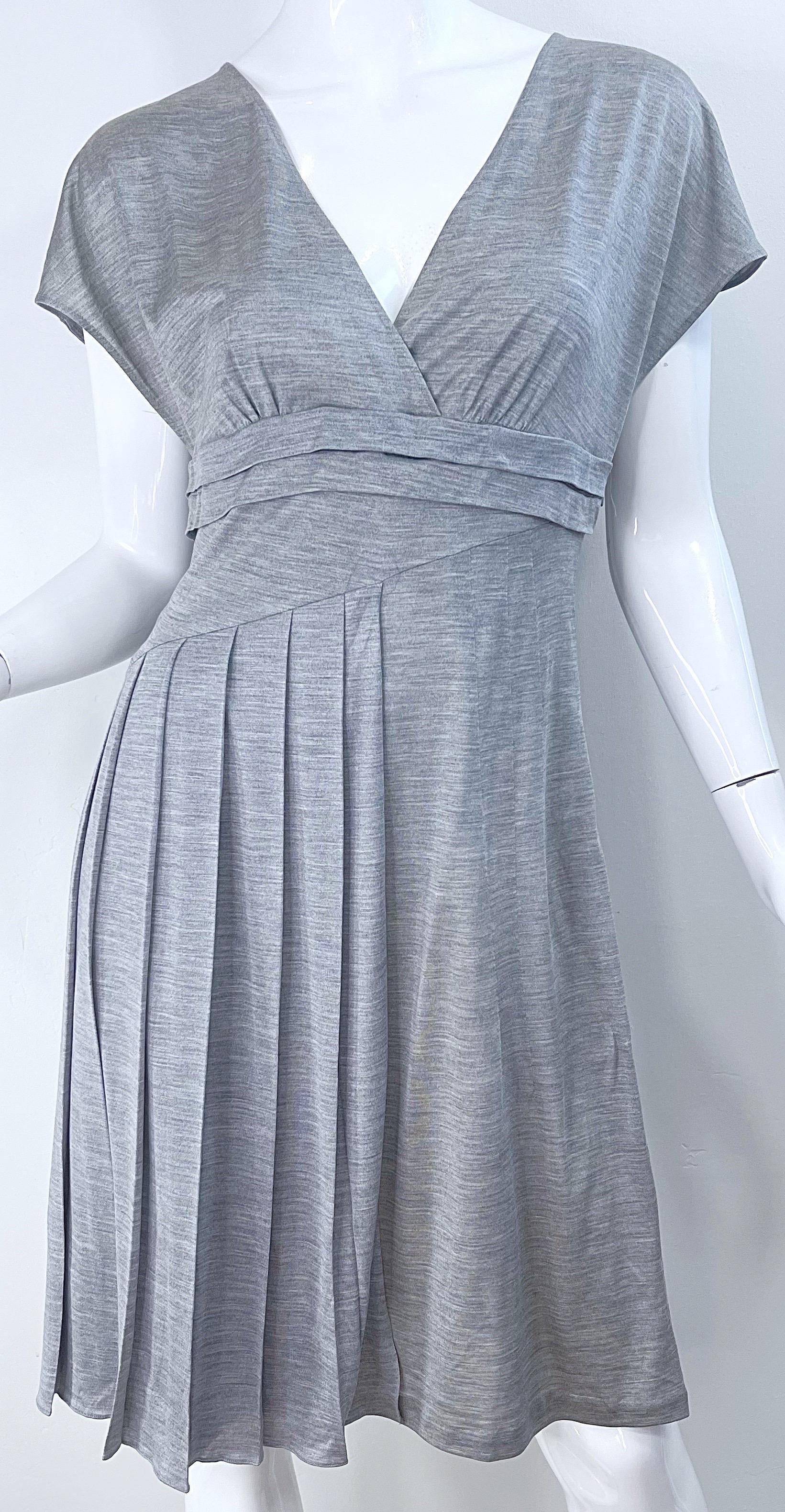 Christian Dior by John Galliano Spring 2007 Size 8 Grey Silk Short Sleeve Dress For Sale 5