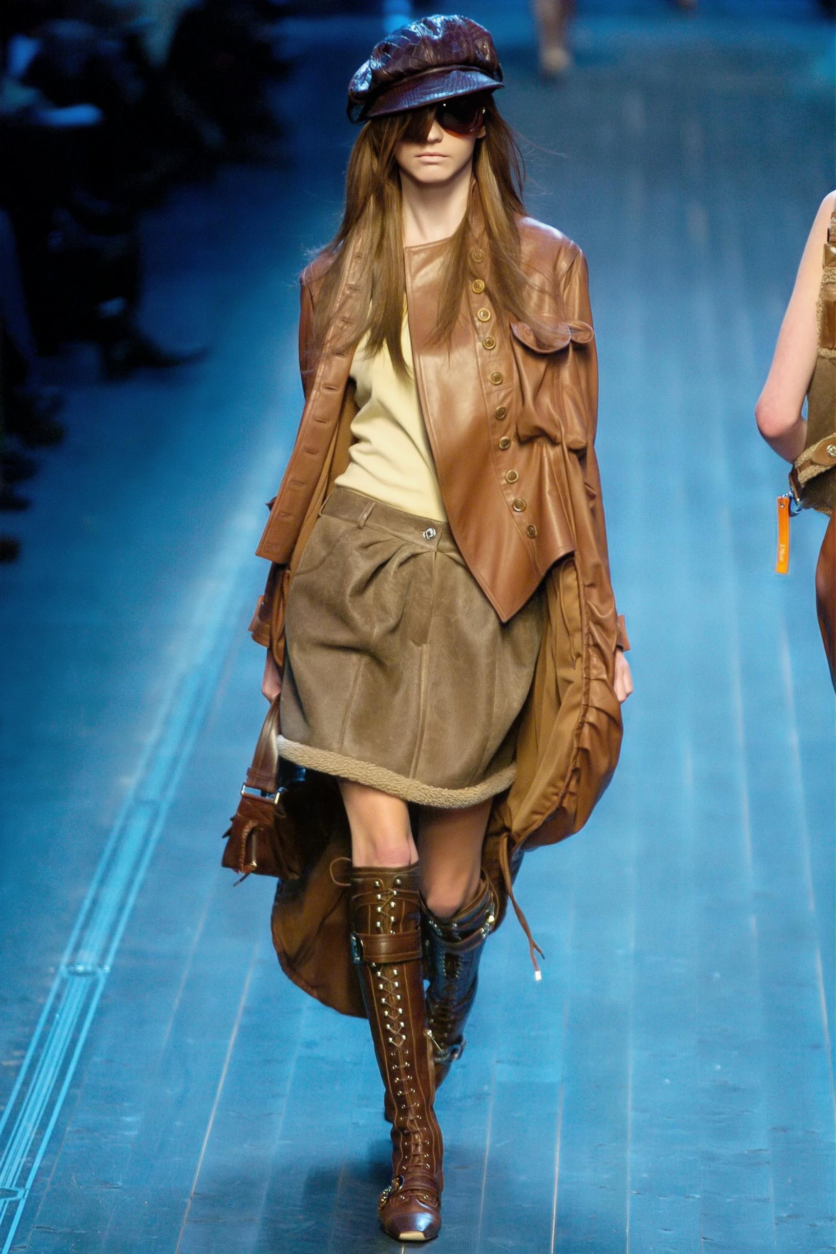 Marrone Christian Dior by John Galliano Cappotto in pelle d'agnello con orlo increspato, FW 2005 in vendita