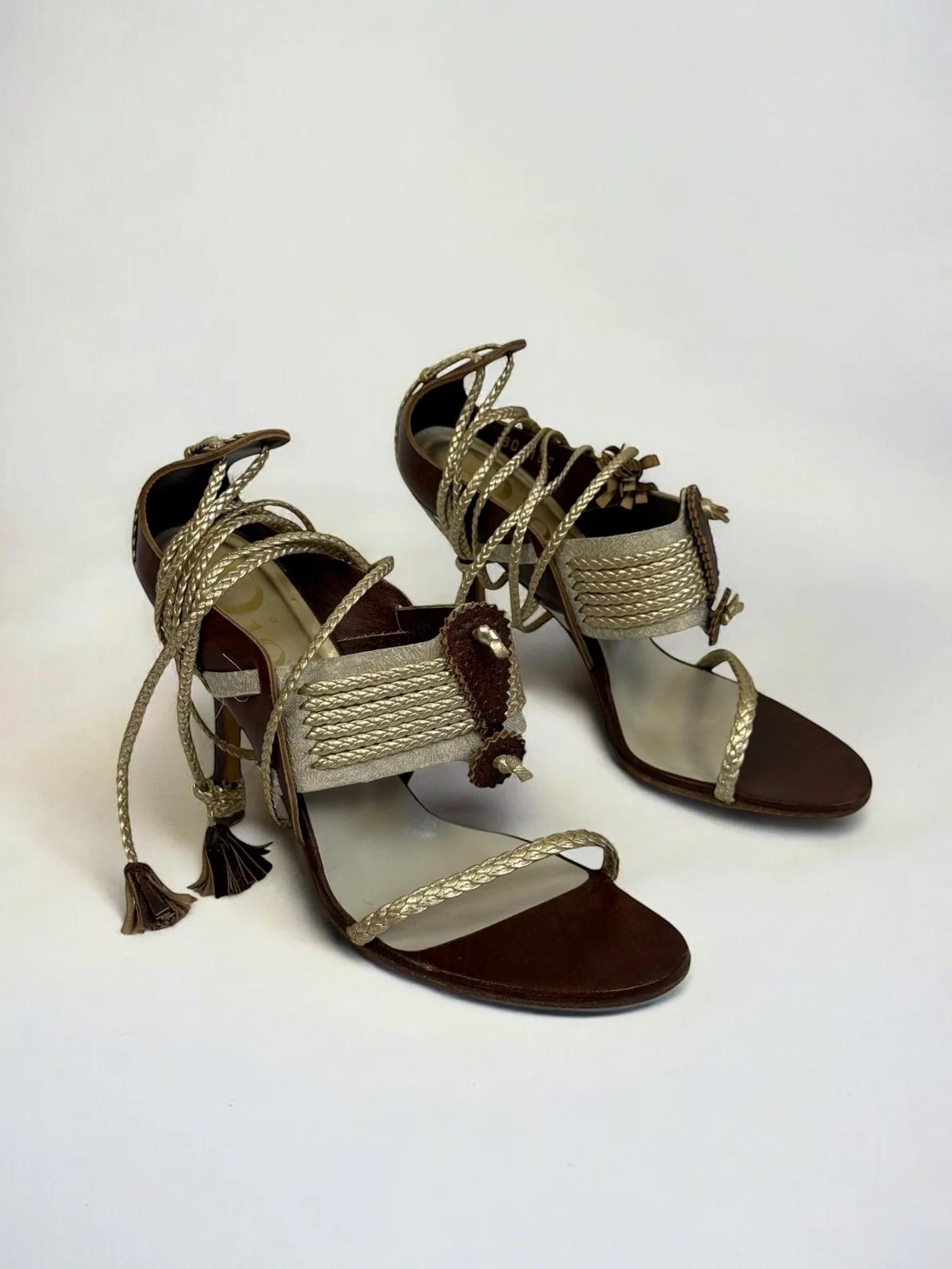 Noir Sandales à pompon Christian Dior by John Galliano, c. 2000s en vente