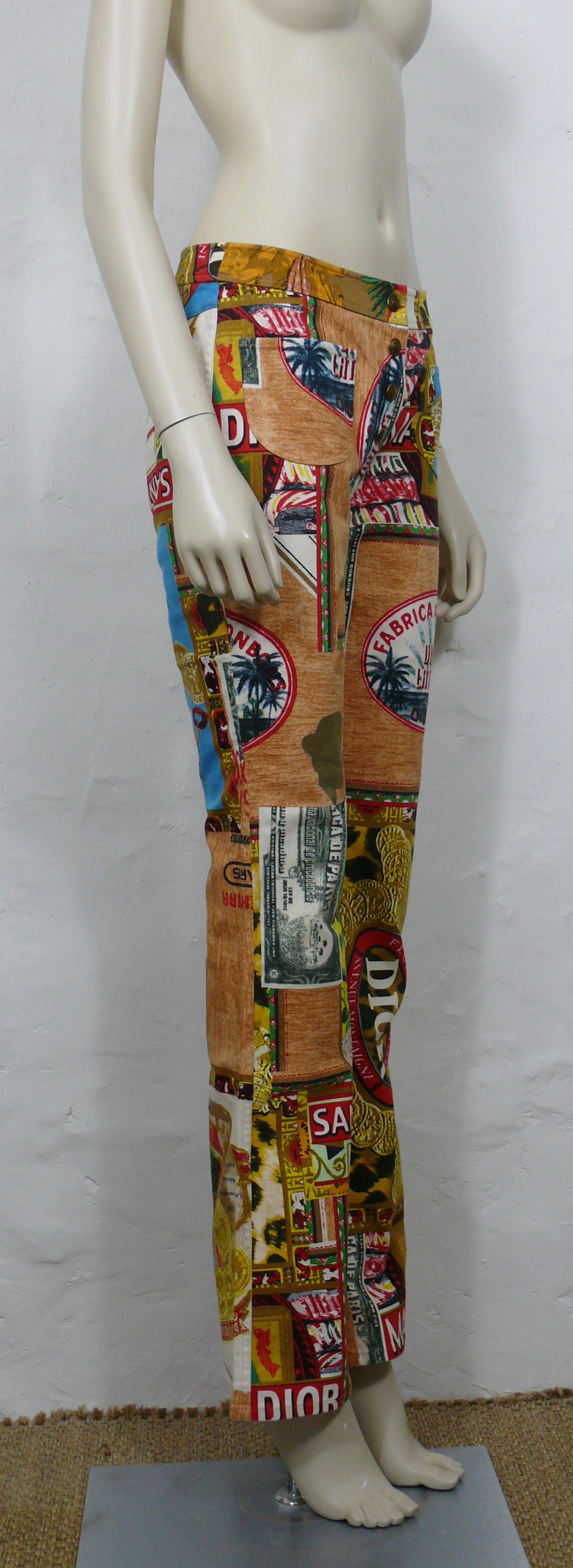 Marron CHRISTIAN DIOR par JOHN GALLIANO - Pantalon en jean vintage à imprimé cubain/italien, taille US 6 en vente