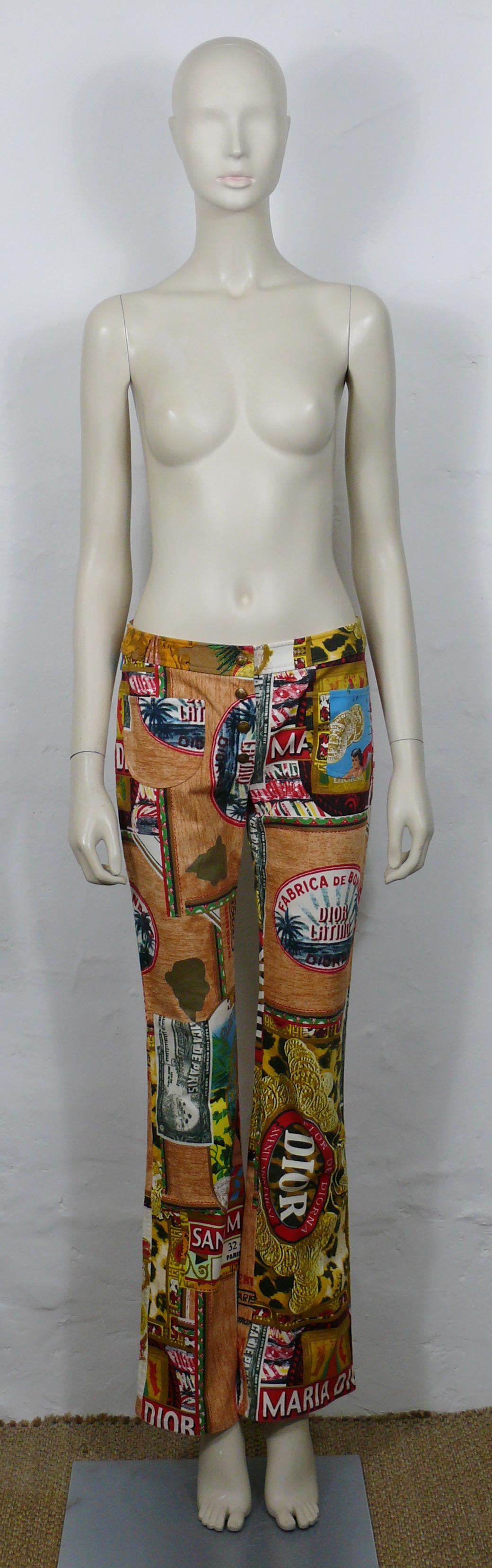 CHRISTIAN DIOR par JOHN GALLIANO - Pantalon en jean vintage à imprimé cubain/italien, taille US 6 Pour femmes en vente