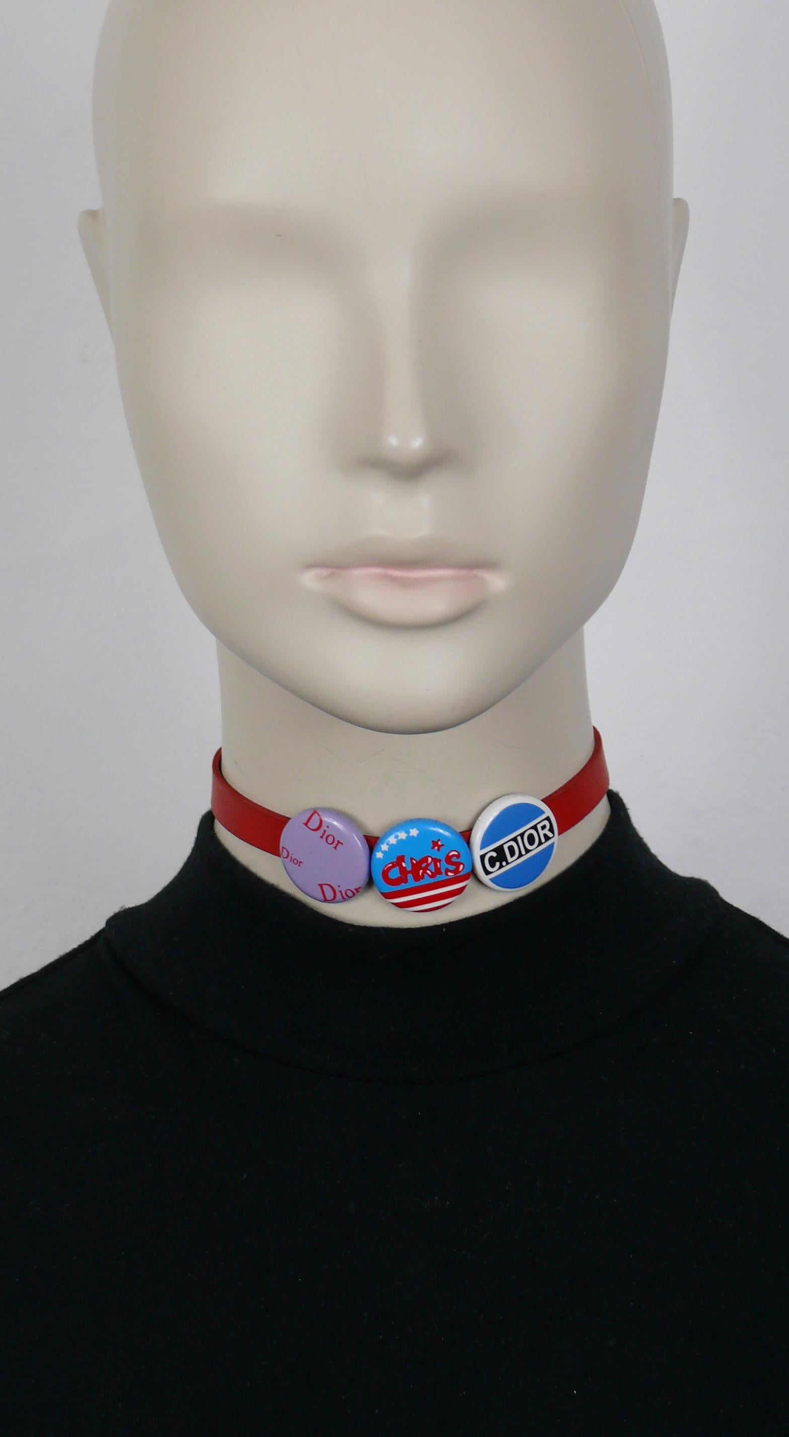 CHRISTIAN DIOR by JOHN GALLIANO vintage red leather choker necklace featuring three badges : DIOR, CHRIS, C. DIOR.

Adjustable length.

Embossed C D on the buckle.

Indicative measurements : adjustable length from approx. 27.5 cm (10.83 inches) to