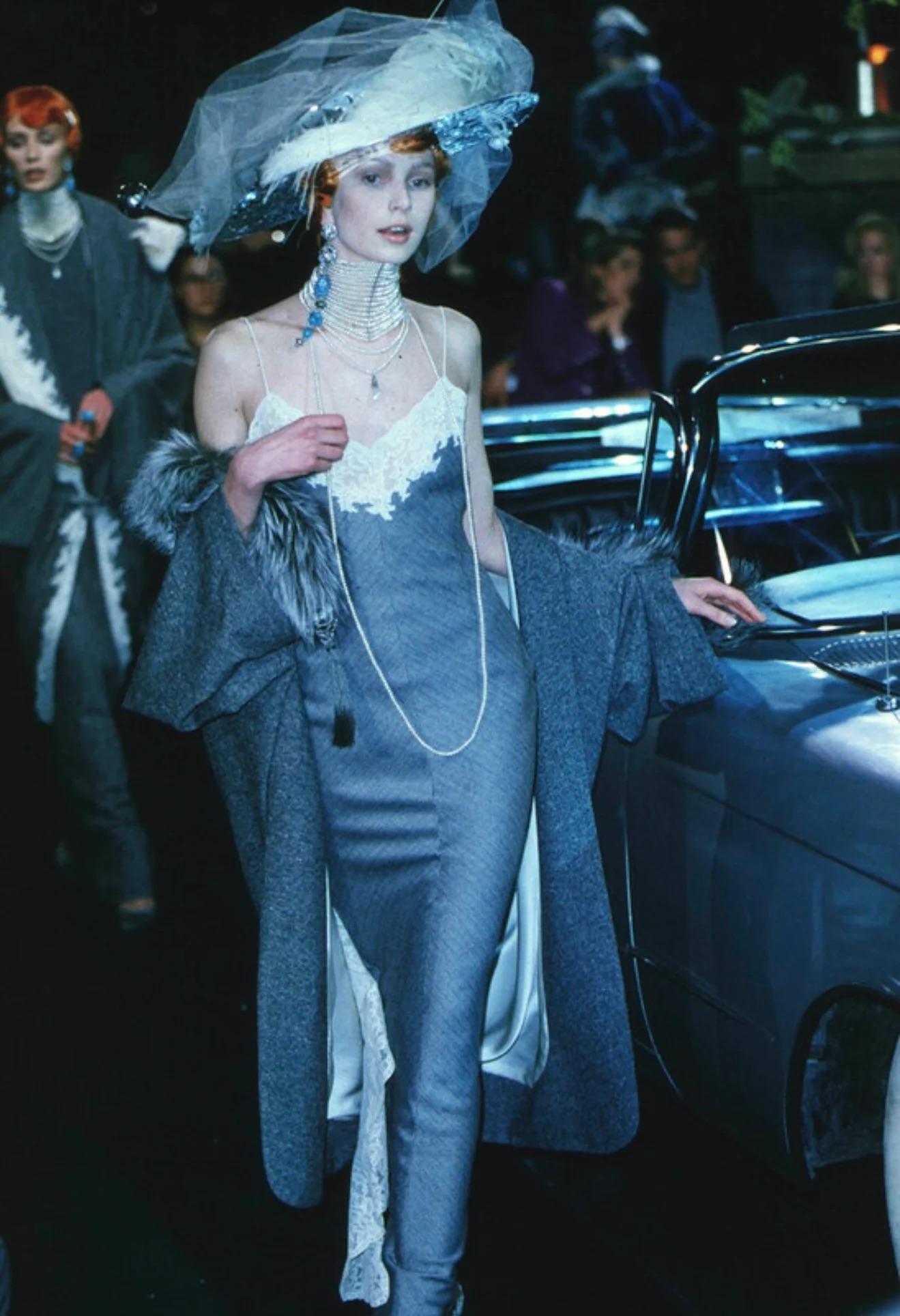Christian Dior for John Galliano Slip Dress Ensemble aus Wolle und Spitze, FW 1998 im Angebot 15
