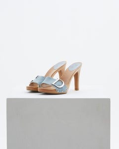 Christian Dior by John Gallino S/S 2005 Sandalias "CD" en tejido vaquero lavado claro con puntera abierta