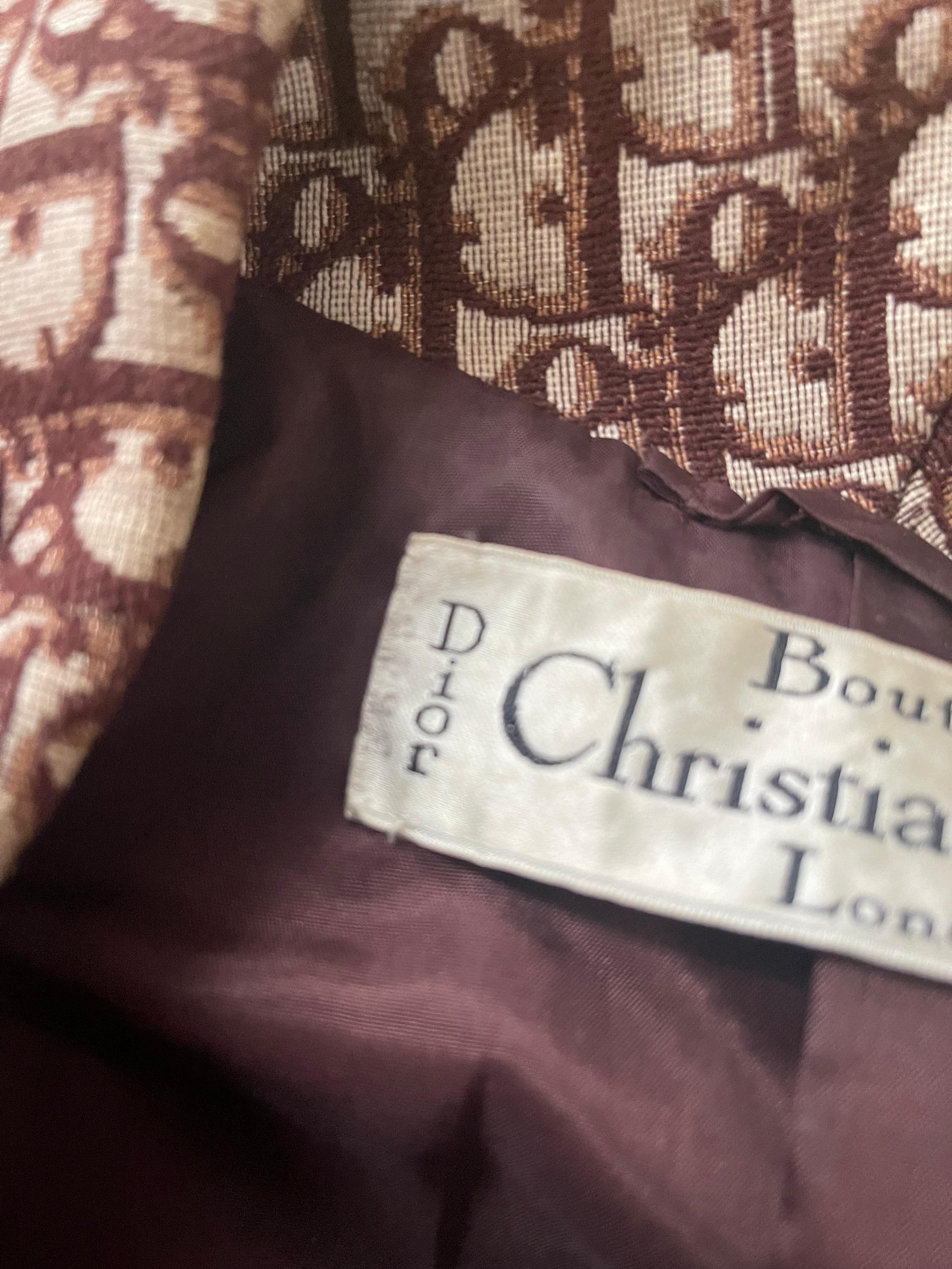 Christian Dior by Marc Bohan 1970's Trotter Logo Print trench coat For Sale 3