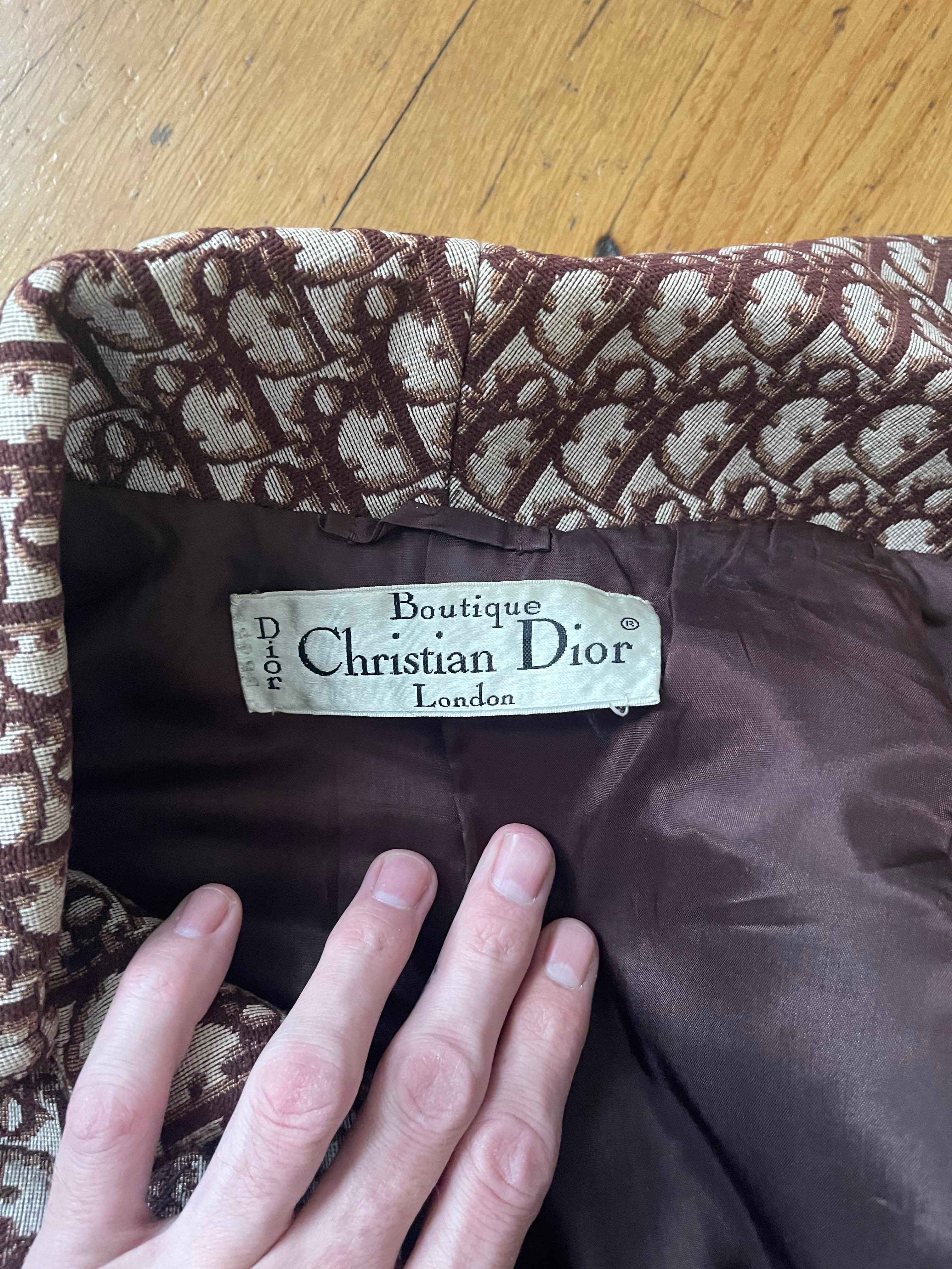 Christian Dior by Marc Bohan 1970's Trotter Logo Print trench coat For Sale 4