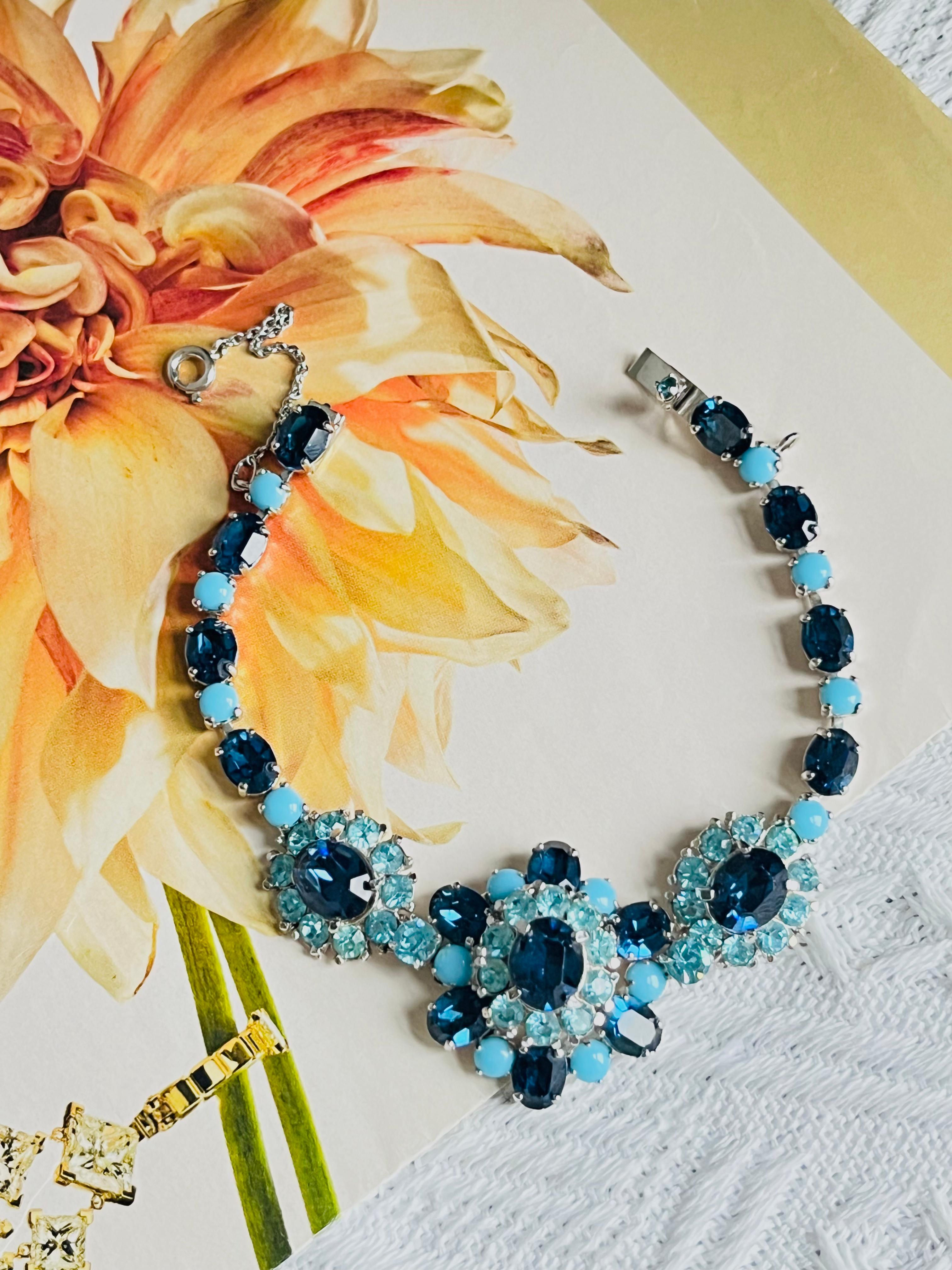 Christian Dior by Mitchel Maer Pulsera de cristales de cabujón de zafiro y aguamarina de los años 50 en venta 1