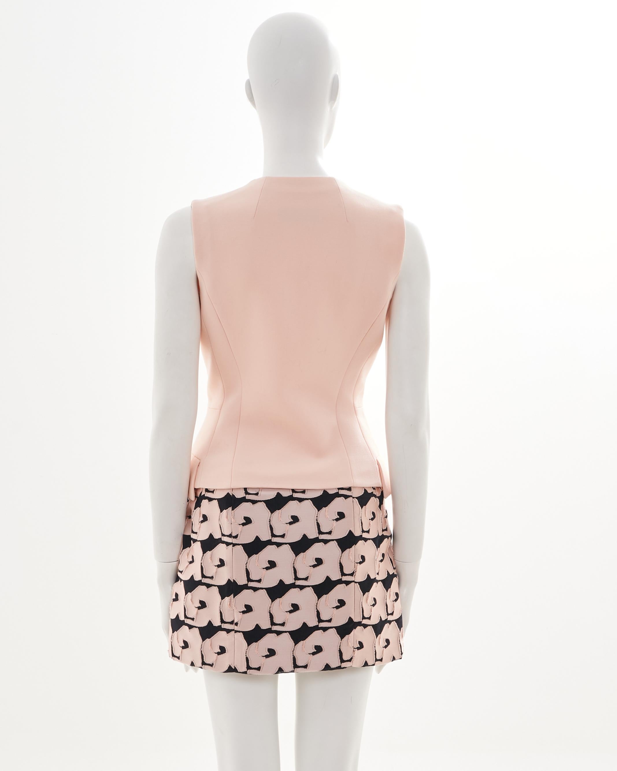 Christian Dior by Raf Simons F/W 2013 Top rose et mini-jupe à motifs de fleurs Excellent état - En vente à Milano, IT