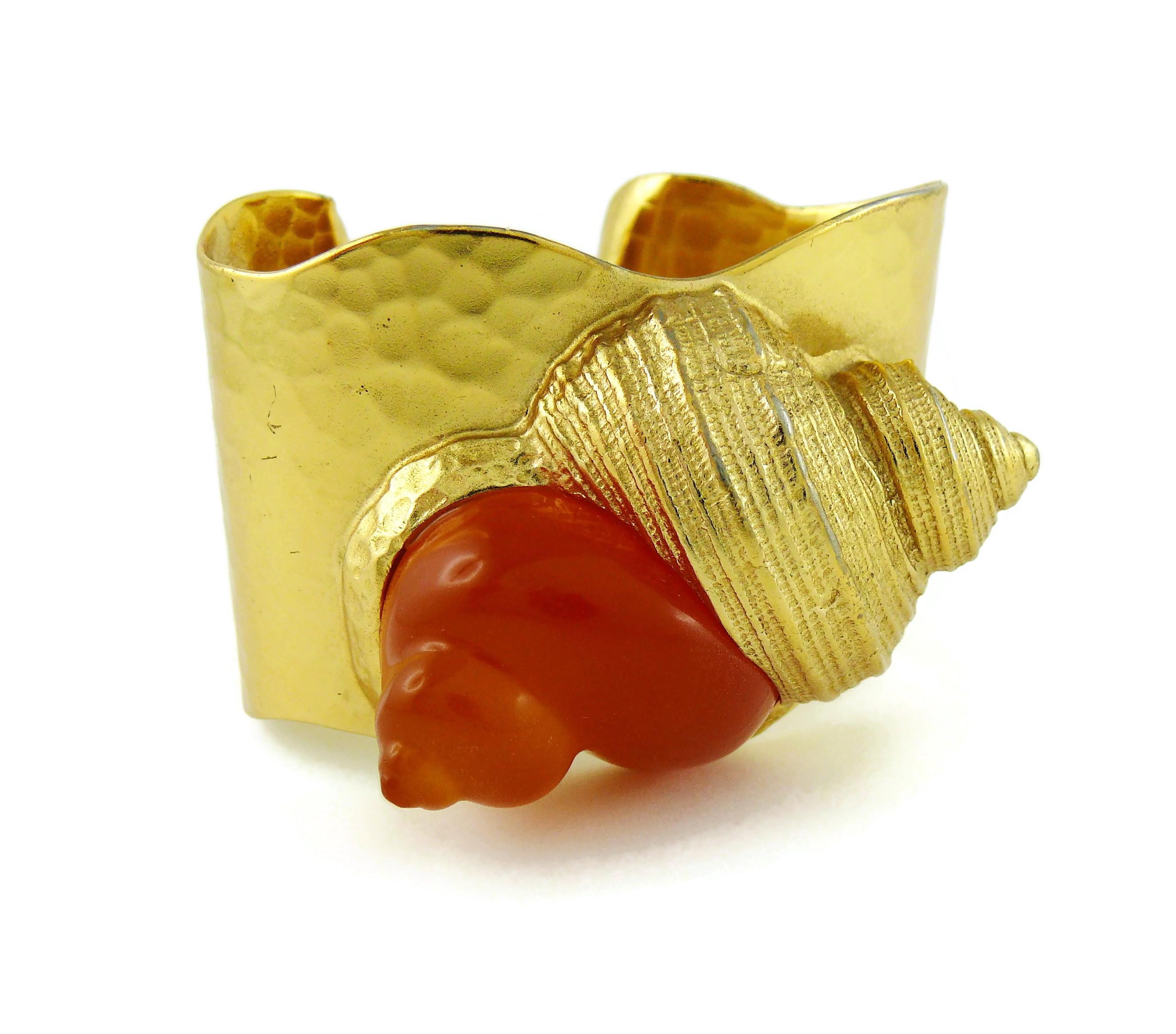 Christian Dior by Robert Goossens Vintage Lucite Shell Cuff Dune Bracelet 1987 In Good Condition In Nice, FR