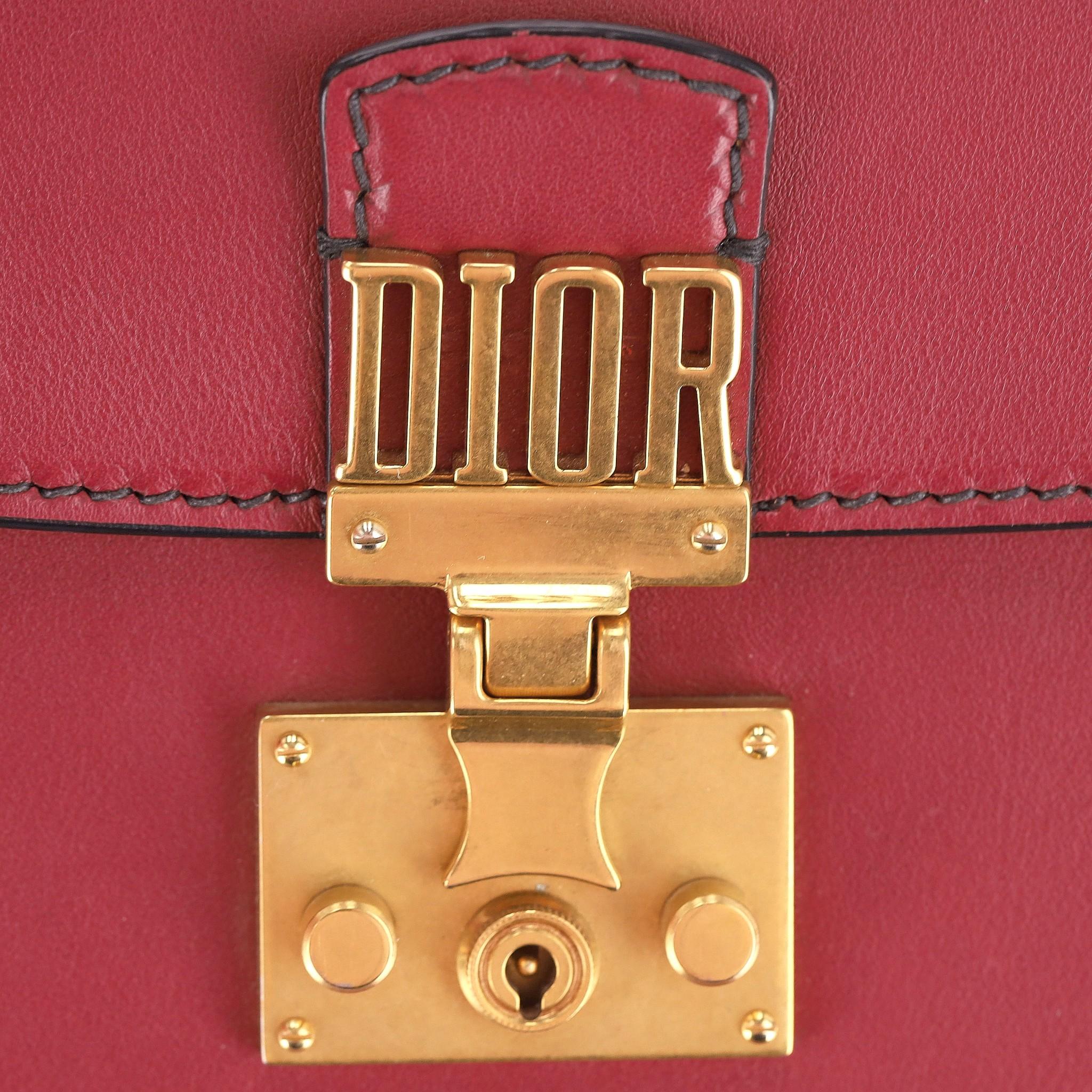 Christian Dior Sac Dioraddict en cuir de veau en vente 2