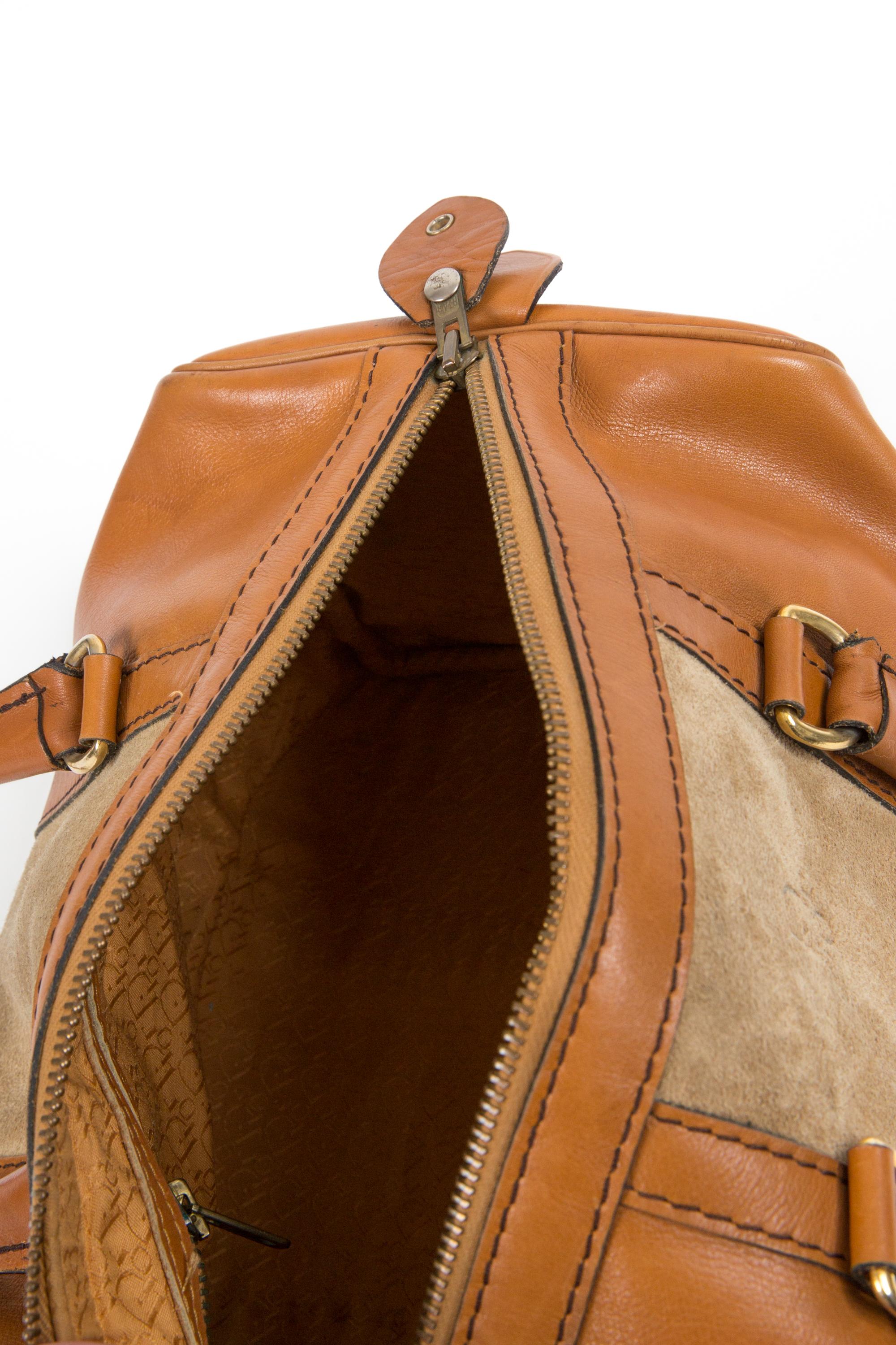 Christian Dior Borsa Week End in pelle di cammello con manici alti in vendita 1