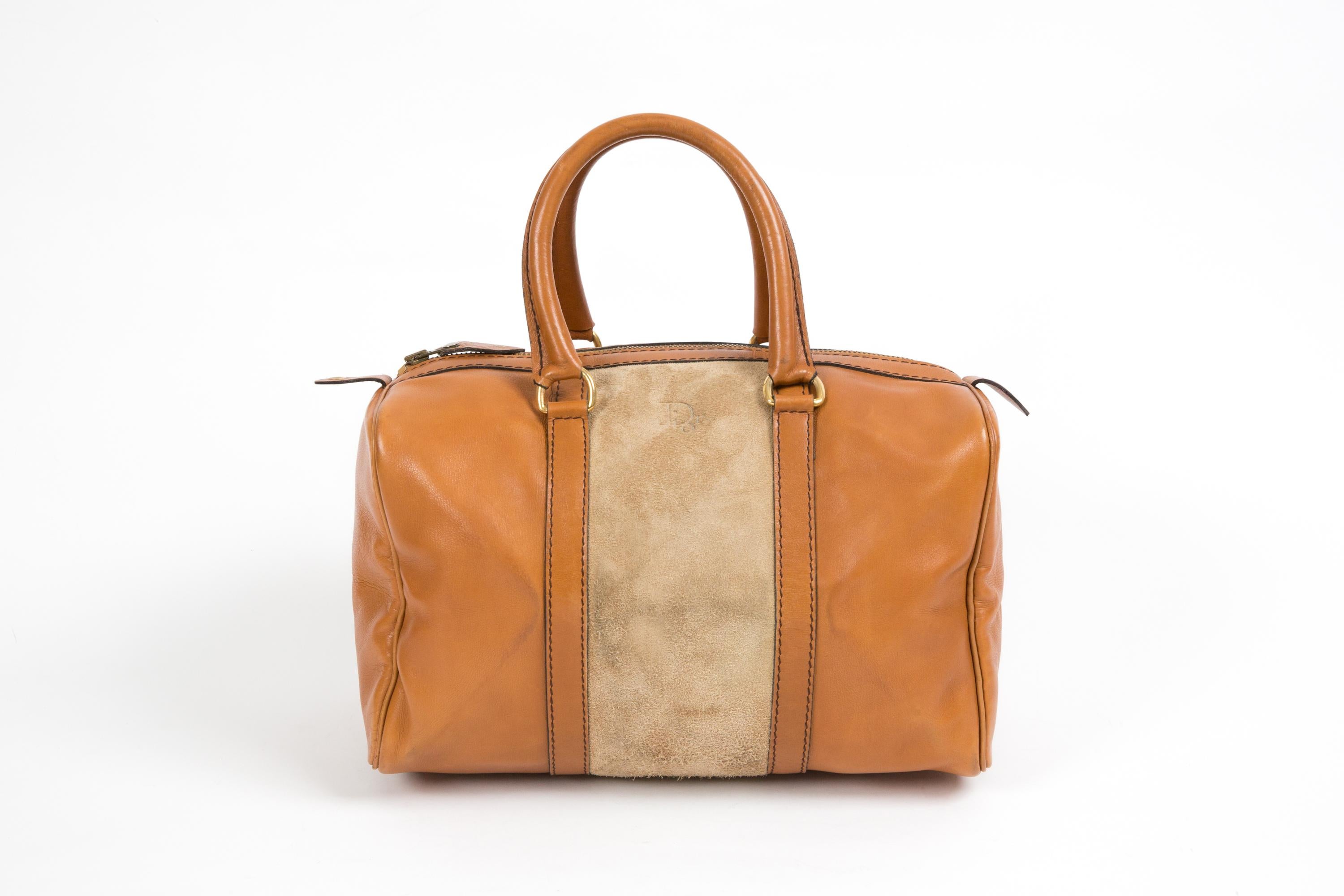 Christian Dior Borsa Week End in pelle di cammello con manici alti in vendita 3