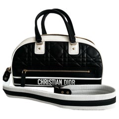 Christian Dior Cannage Vibe Bowlingtasche aus Leder in Schwarz und Weiß