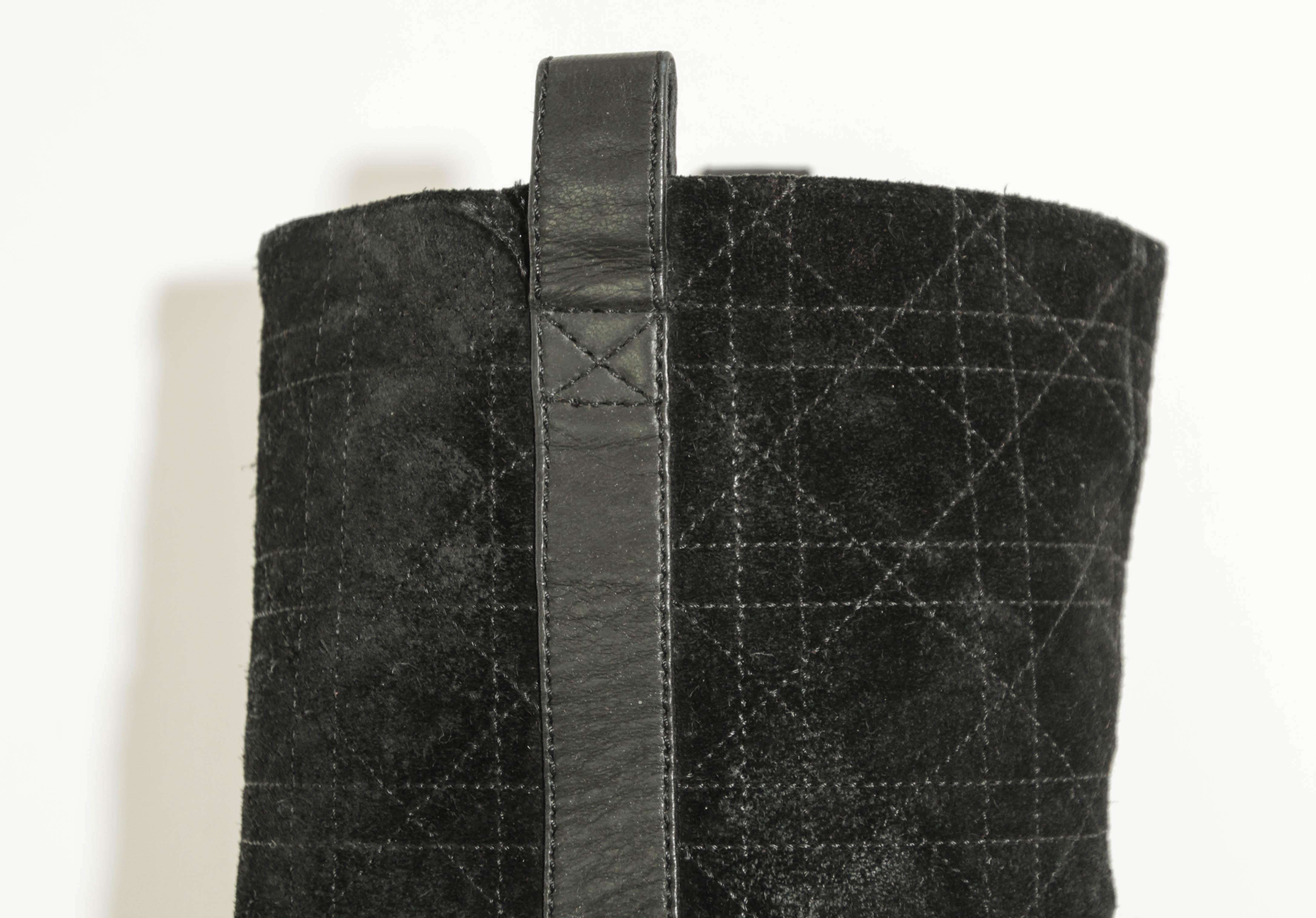 Christian Dior - Bottes à genoux en daim noir à motif de cannage - Taille EU 39 en vente 3