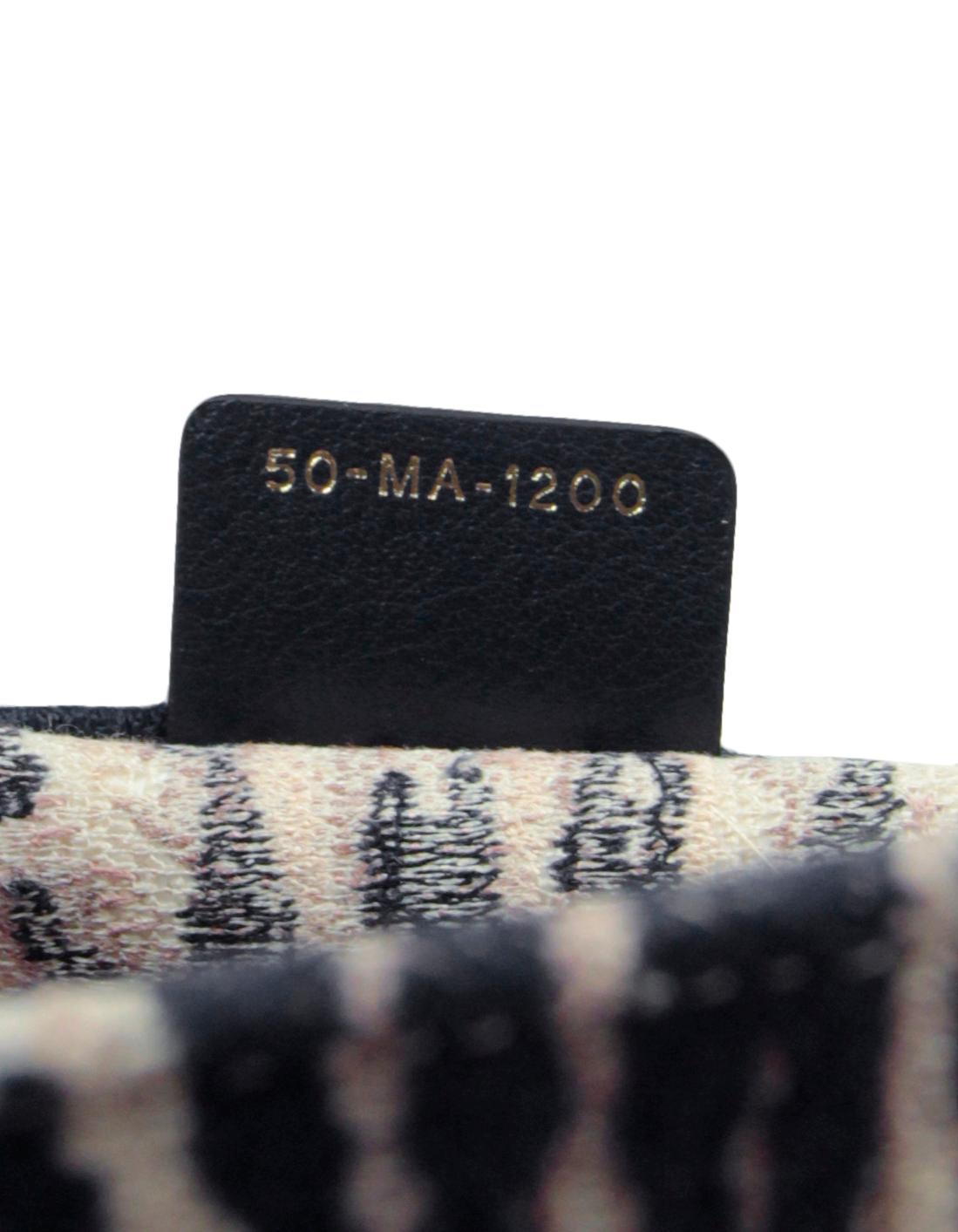 Christian Dior Bolso Tote Libro de Lienzo Bordado Tie Dye 4