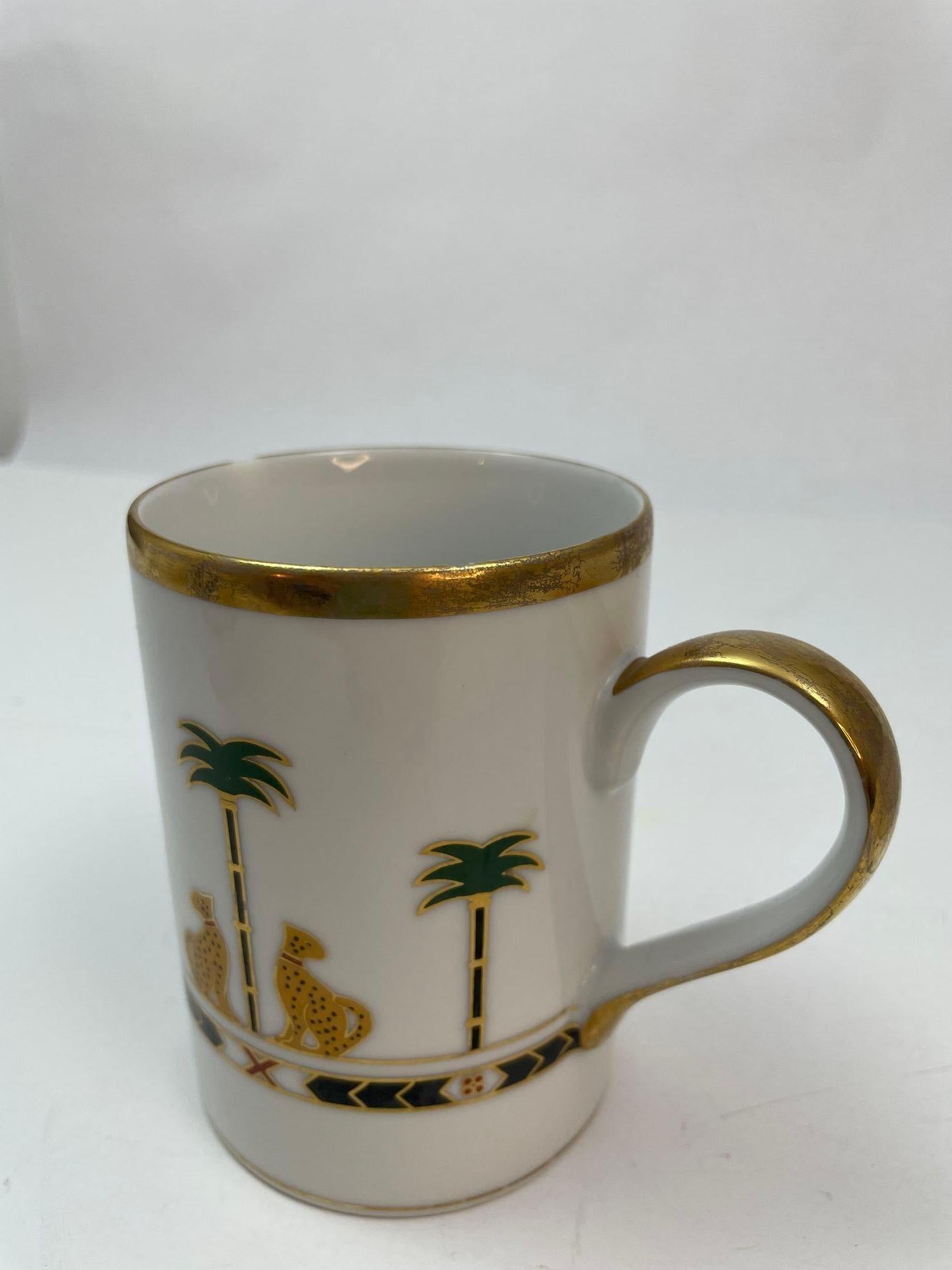 Christian Dior Casablanca Becher aus feinem China-Porzellan Japan (Chipped) im Zustand „Gut“ im Angebot in North Hollywood, CA