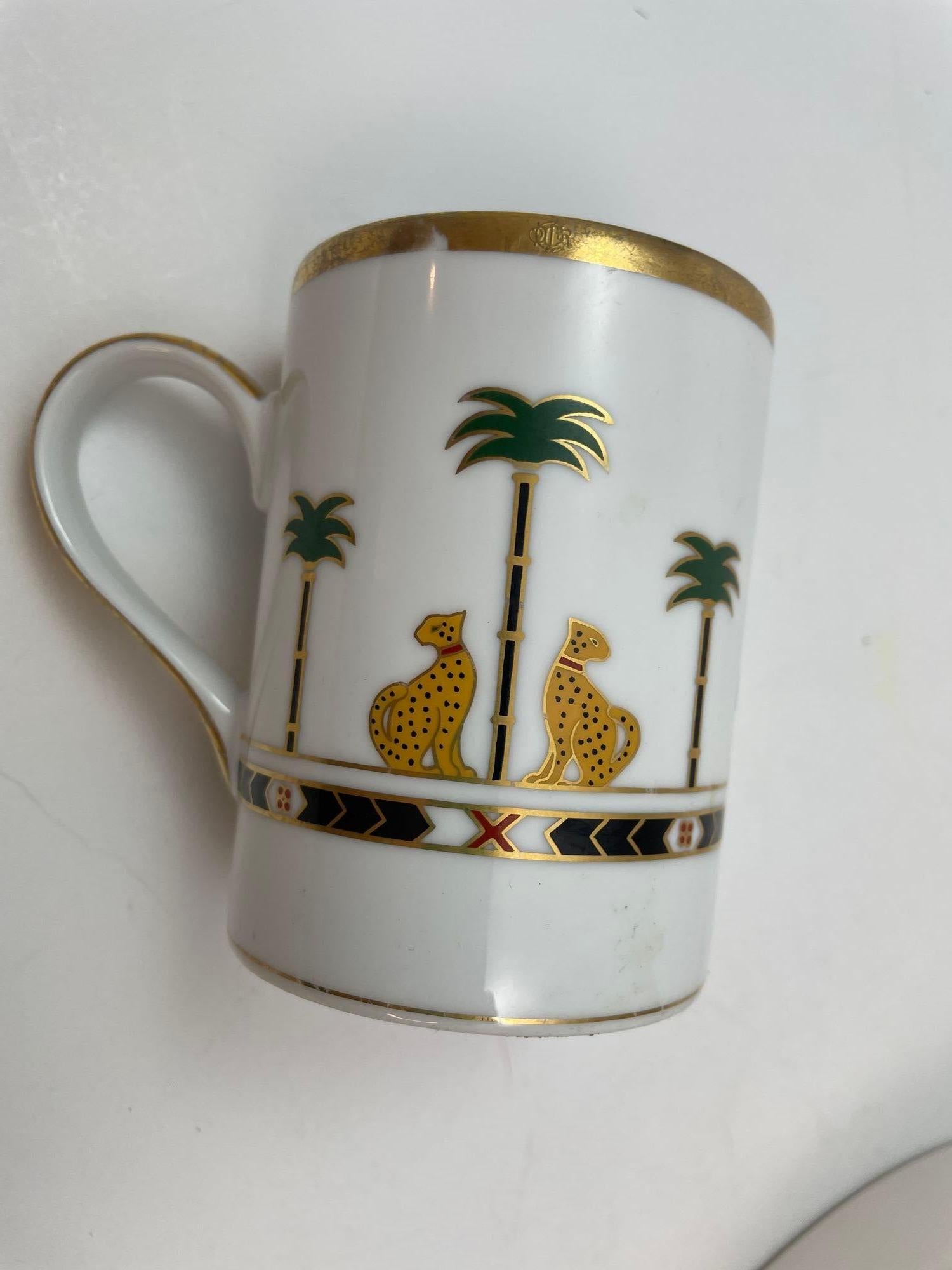 Christian Dior Casablanca Becher aus feinem China-Porzellan Japan (Chipped) im Angebot 1