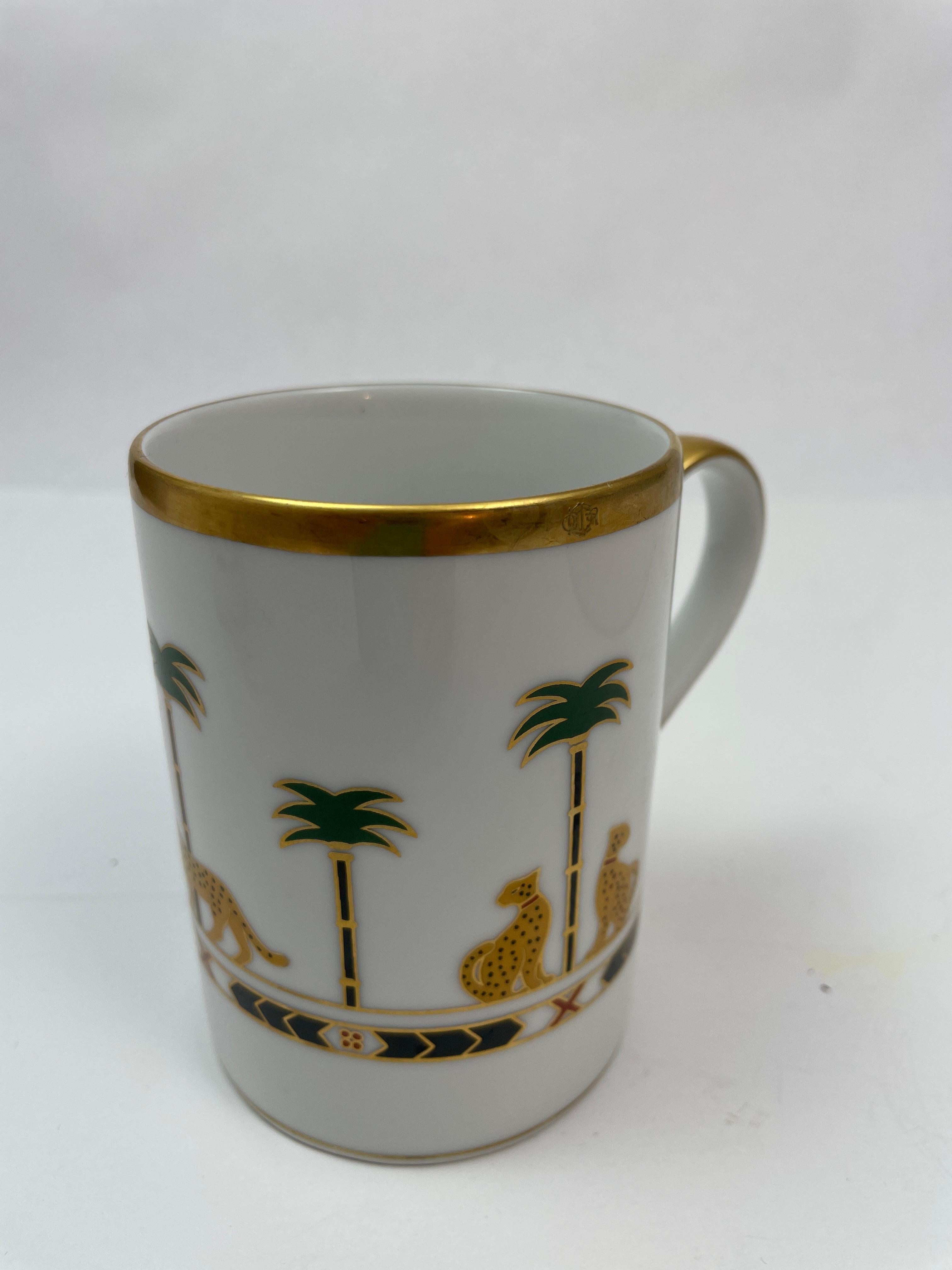 Christian Dior Casablanca Becher aus feinem China-Porzellan Japan im Zustand „Gut“ in North Hollywood, CA