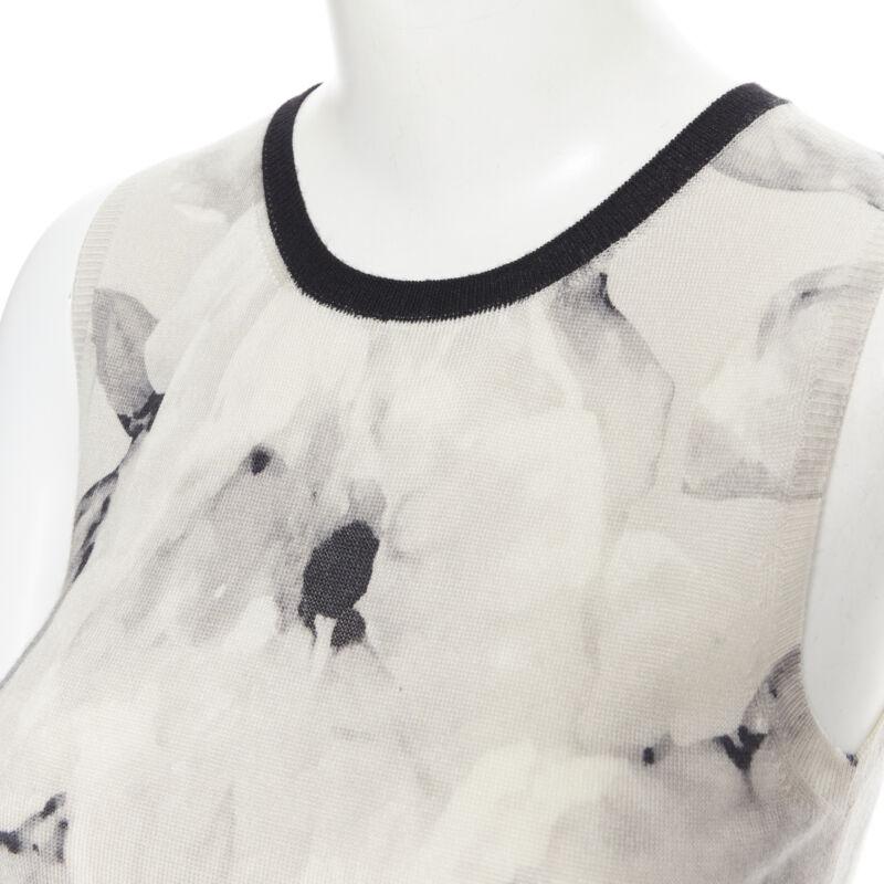 CHRISTIAN DIOR cashmere silk knit floral print sleeveless vest sweater top FR36
Reference: LNKO/A01698
Brand: Christian Dior
Material: Cashmere
Color: Beige, Black
Pattern: Floral
Extra Details: Extra Detail:
Made in: Italy

CONDITION:
Condition:
