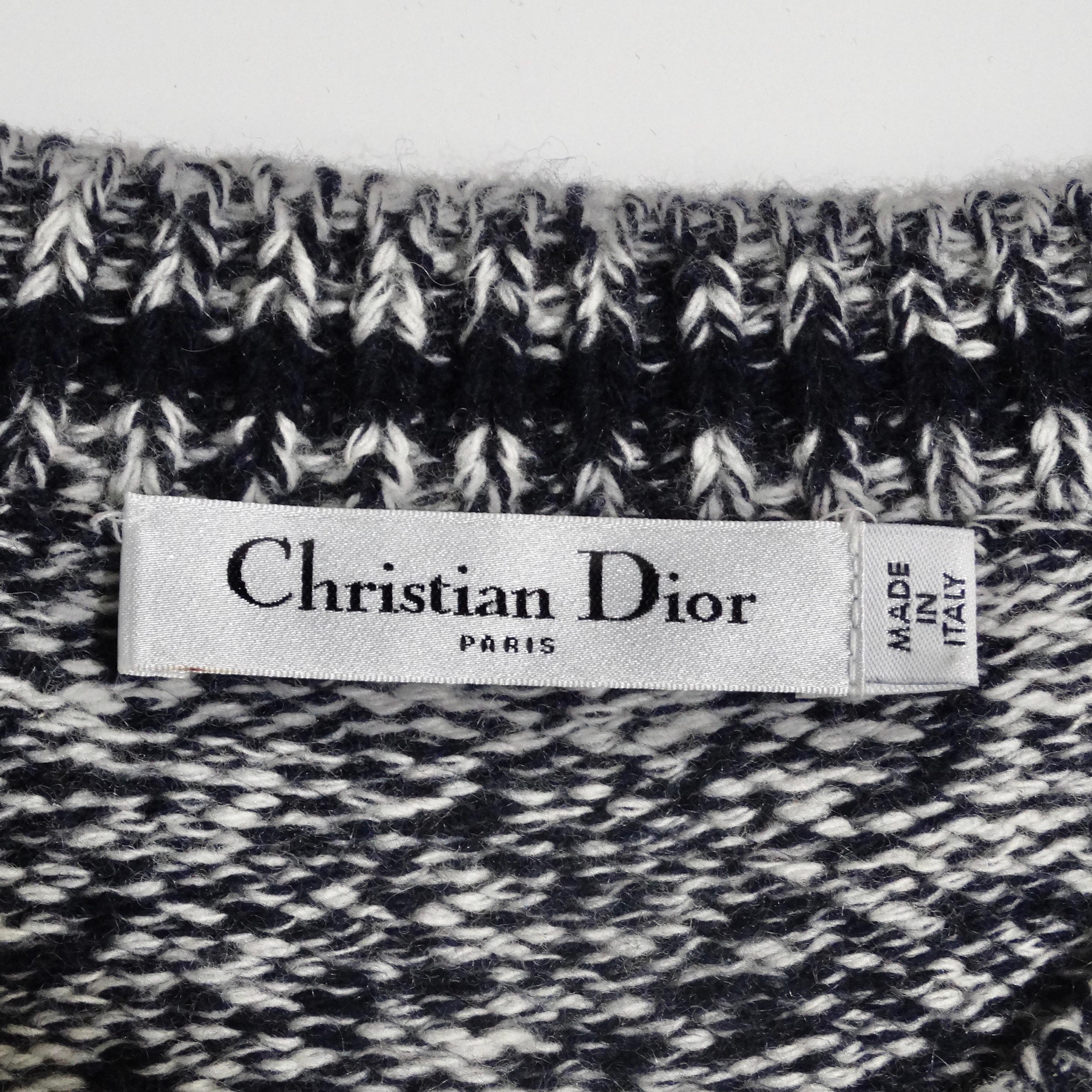 Christian Dior V.I.I.I. pull à col en V en vente 4
