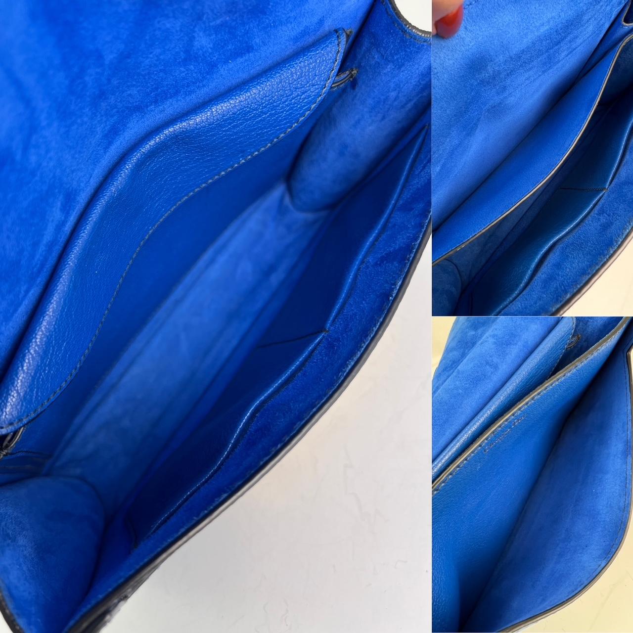 Christian Dior CD J'ADIOR Blue Flap Leather Shoulder Bag
Discover the perfect blend of style and functionality with the Christian Dior CD J'ADIOR Blue Flap Leather Shoulder Bag. This chic accessory is designed to complement any outfit, making it an