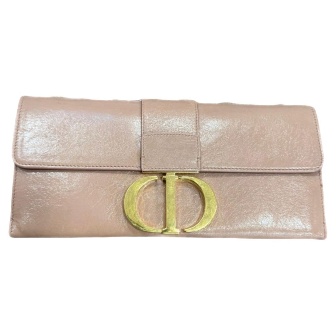 Christian Dior CD Logo Chain Wallet Bag Beige In Good Condition For Sale In Humacao, PR