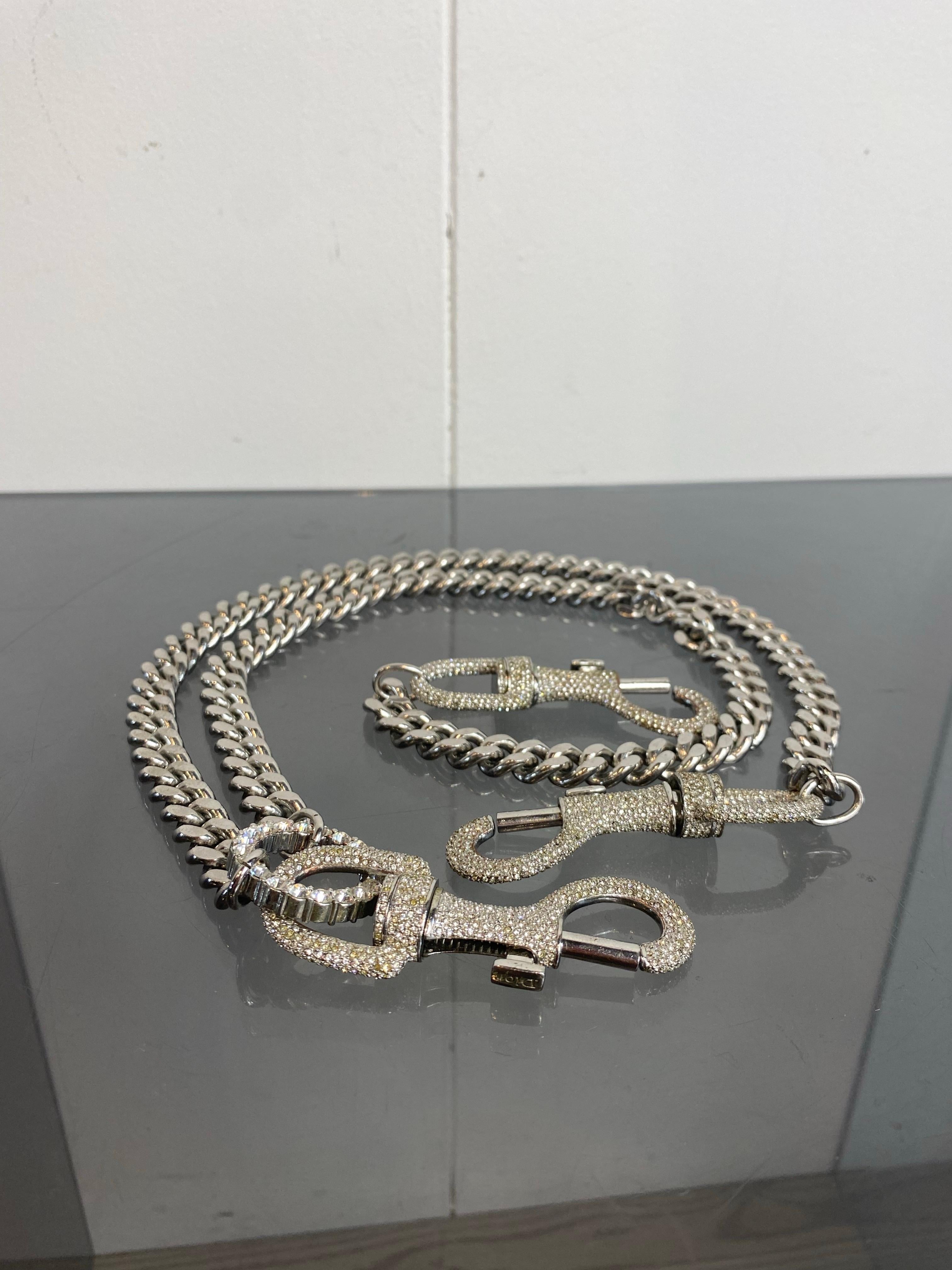 Femenino o masculino Cinturón de cadena Christian Dior Primavera 2003 de John Galliano en venta